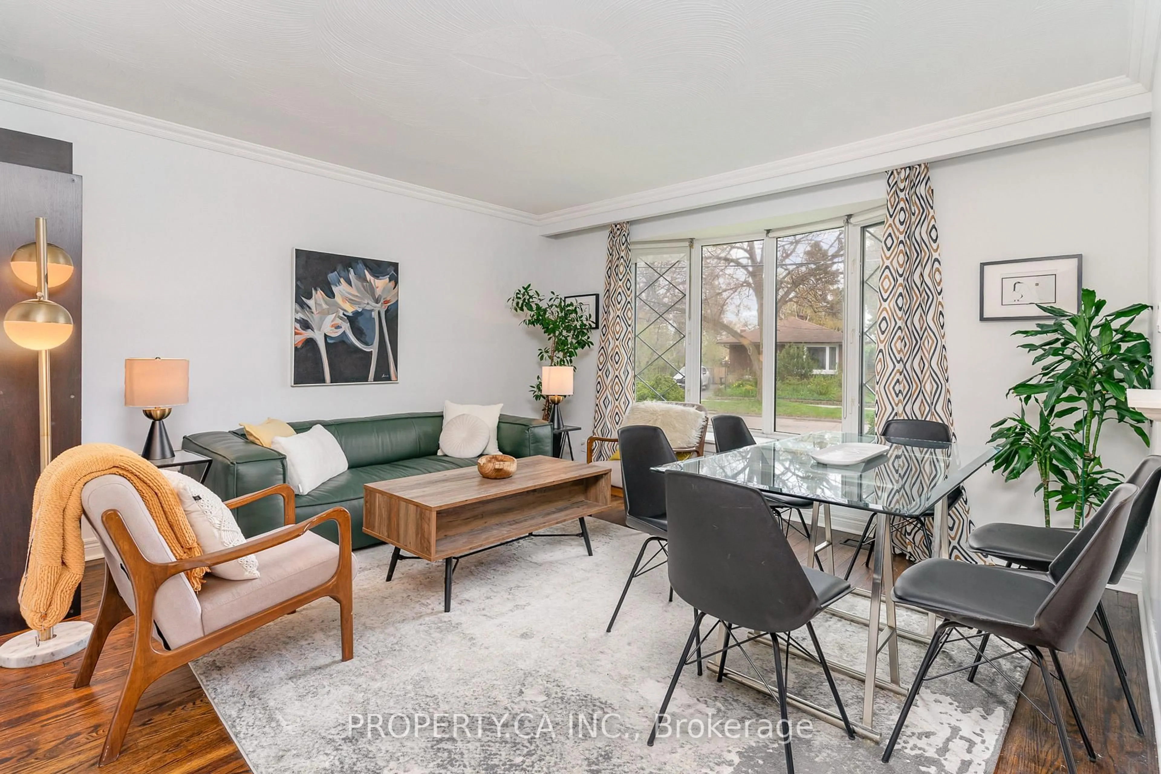 Living room with furniture, unknown for 42 Fintona Ave, Toronto Ontario M1E 1V3