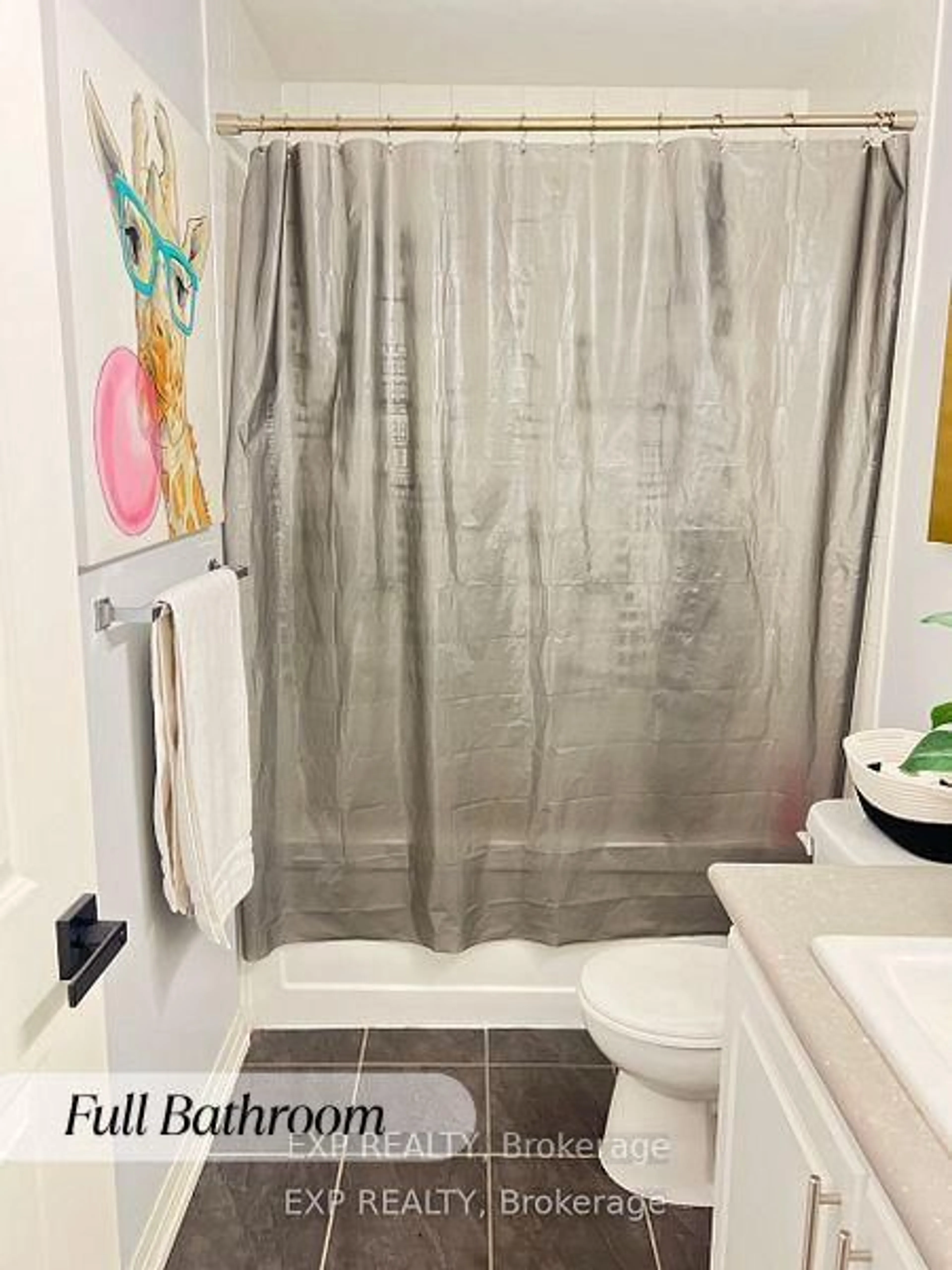 Standard bathroom, unknown for 33 Queen Alexandra Lane, Clarington Ontario L1C 3K7