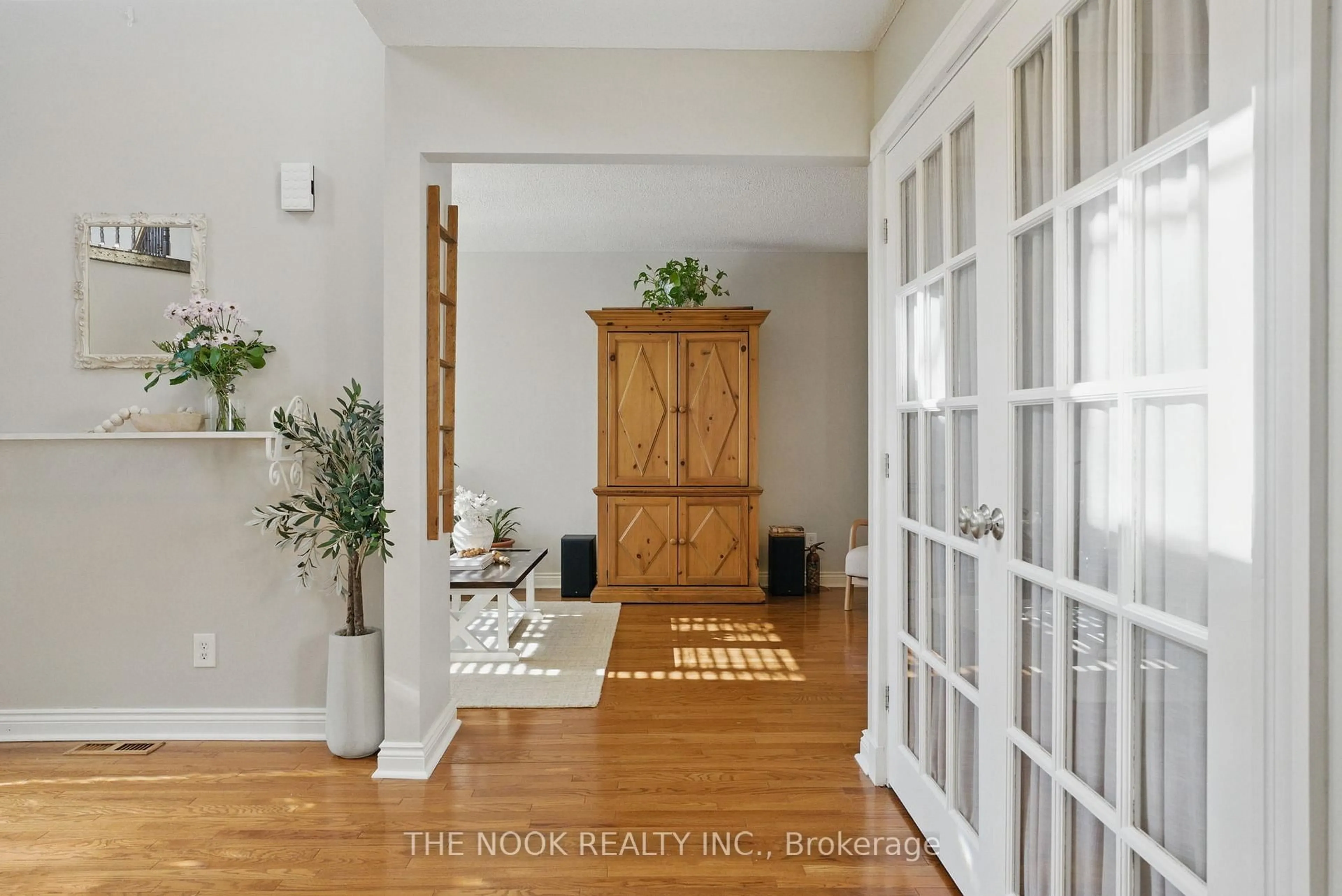 Indoor entryway for 68 Lowder Pl, Whitby Ontario L1N 8B7