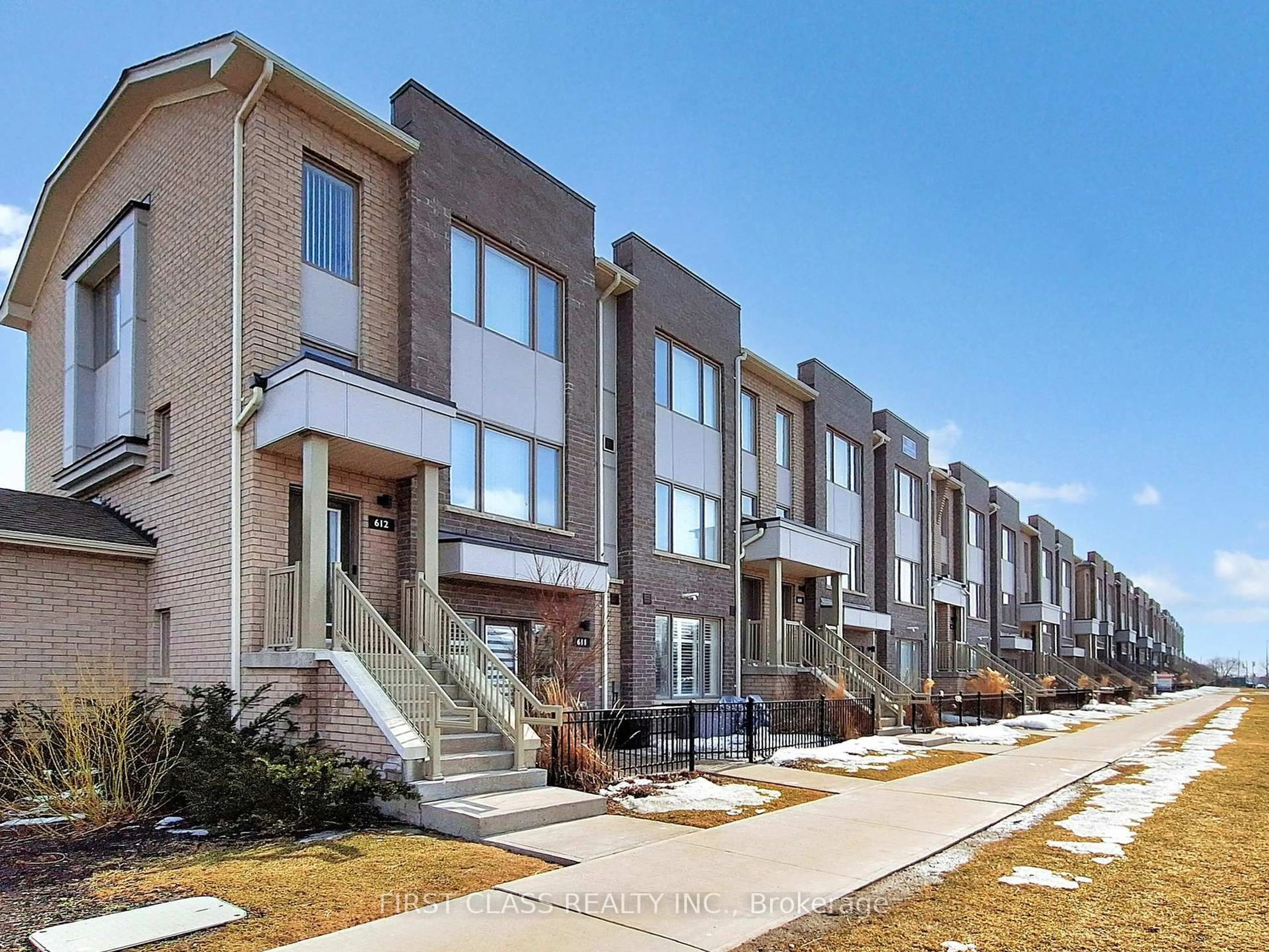 Home with brick exterior material, street for 1525 Kingston Rd #611, Pickering Ontario L1V 0E9