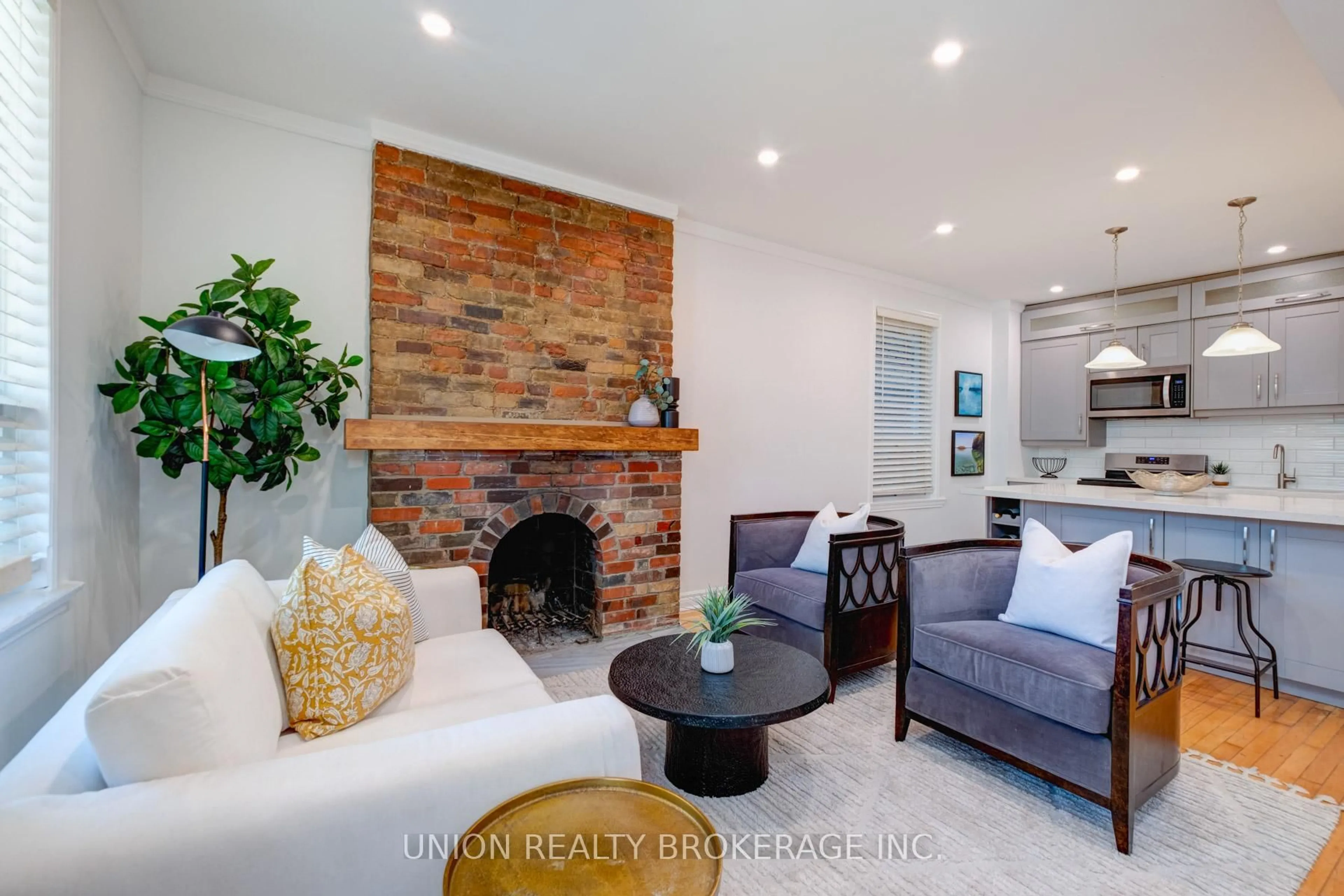 Living room with furniture, unknown for 30 Ashdale Ave, Toronto Ontario M4L 2Y7