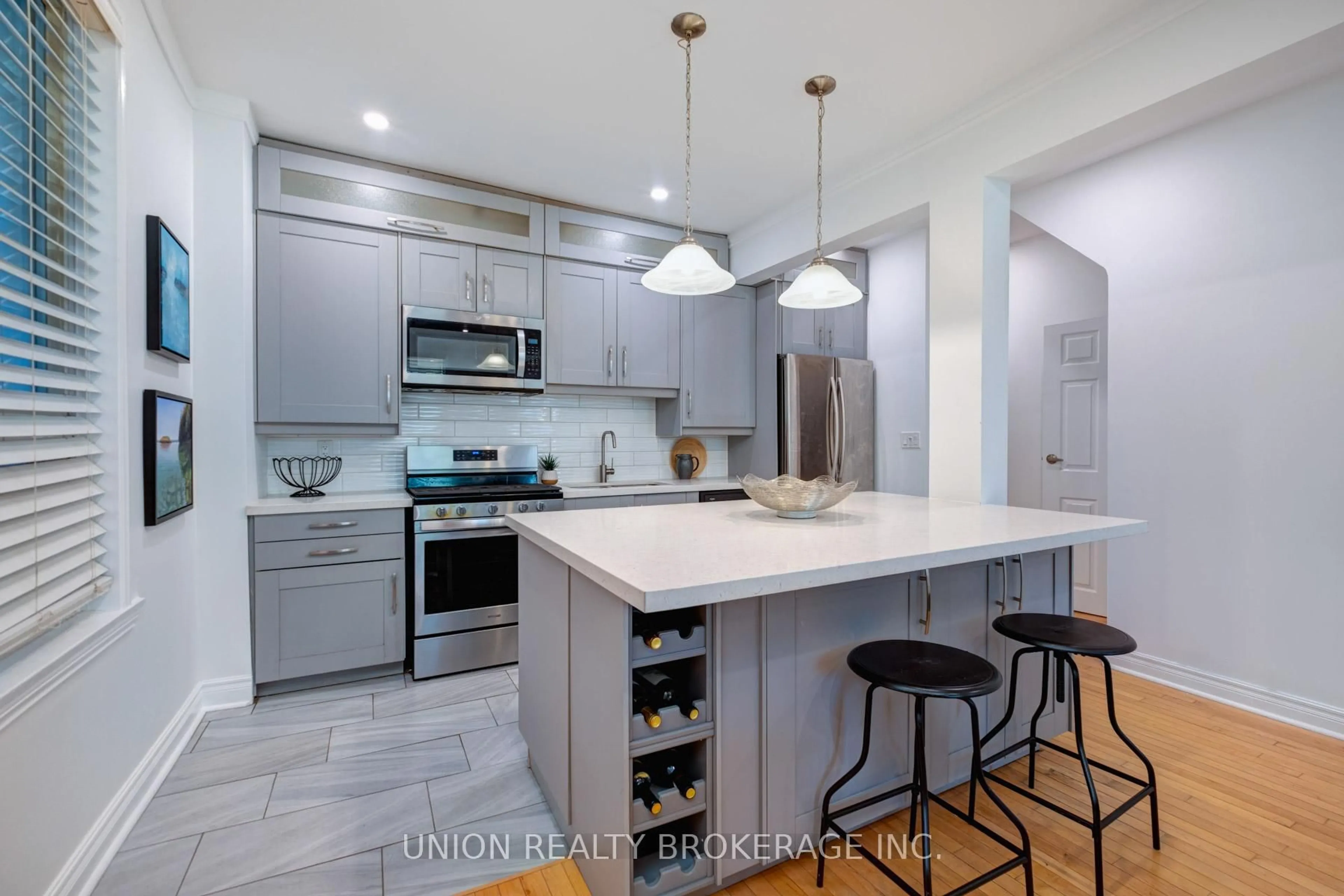 Open concept kitchen, unknown for 30 Ashdale Ave, Toronto Ontario M4L 2Y7