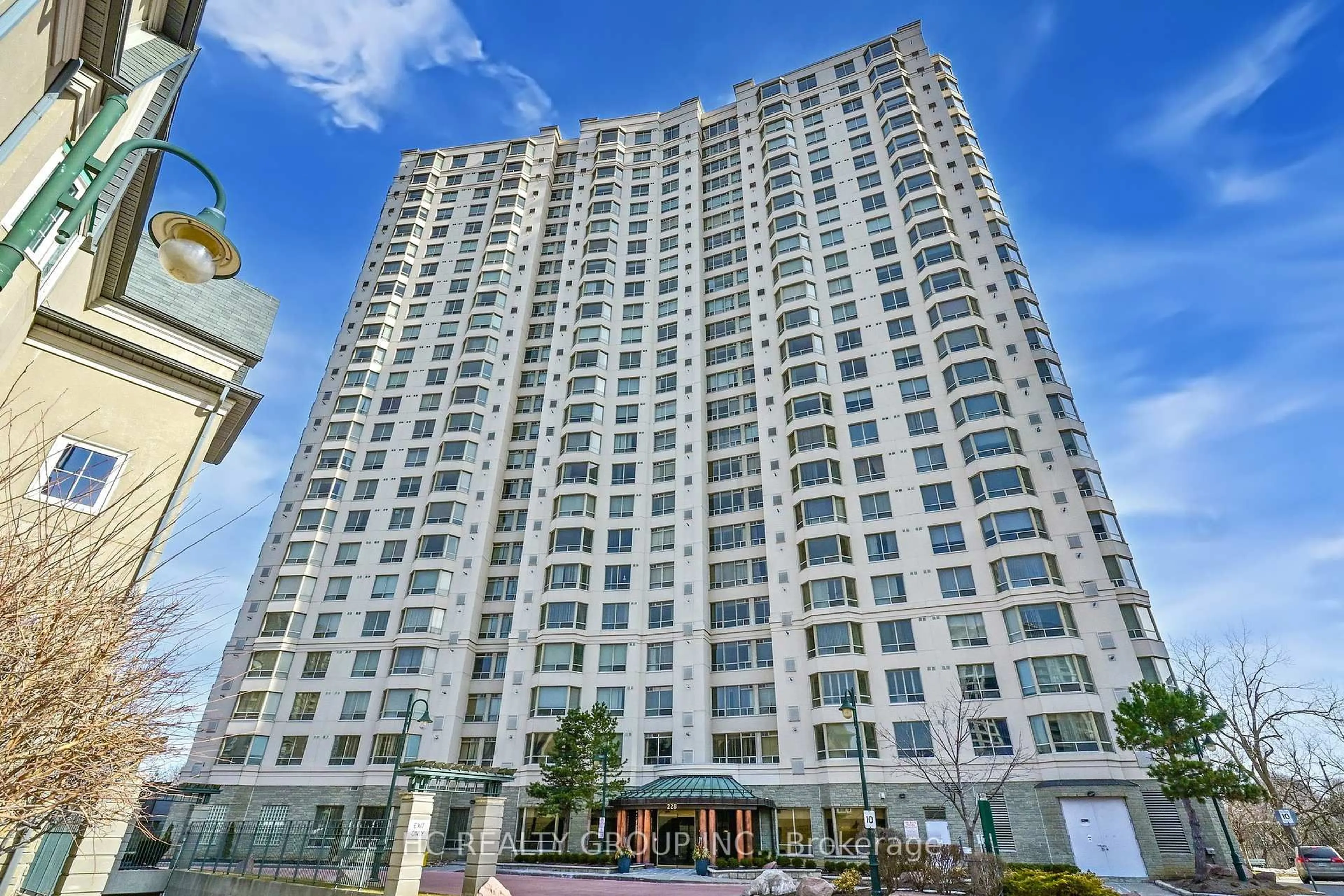 Indoor foyer for 228 Bonis Ave #113, Toronto Ontario M1T 3W1