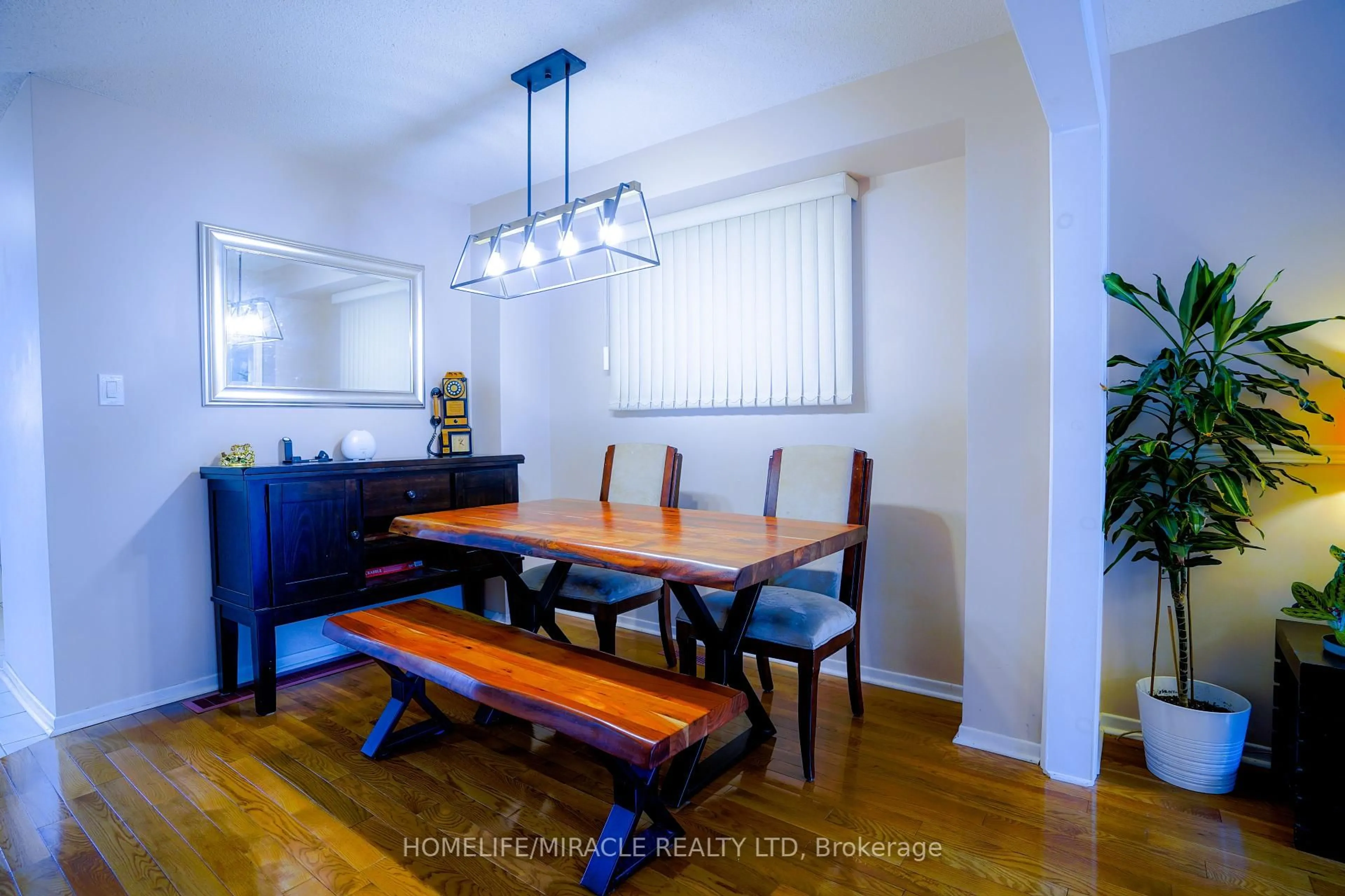 Dining room, wood/laminate floor for 67 Whispering Willow Ptwy, Toronto Ontario M1B 4B3