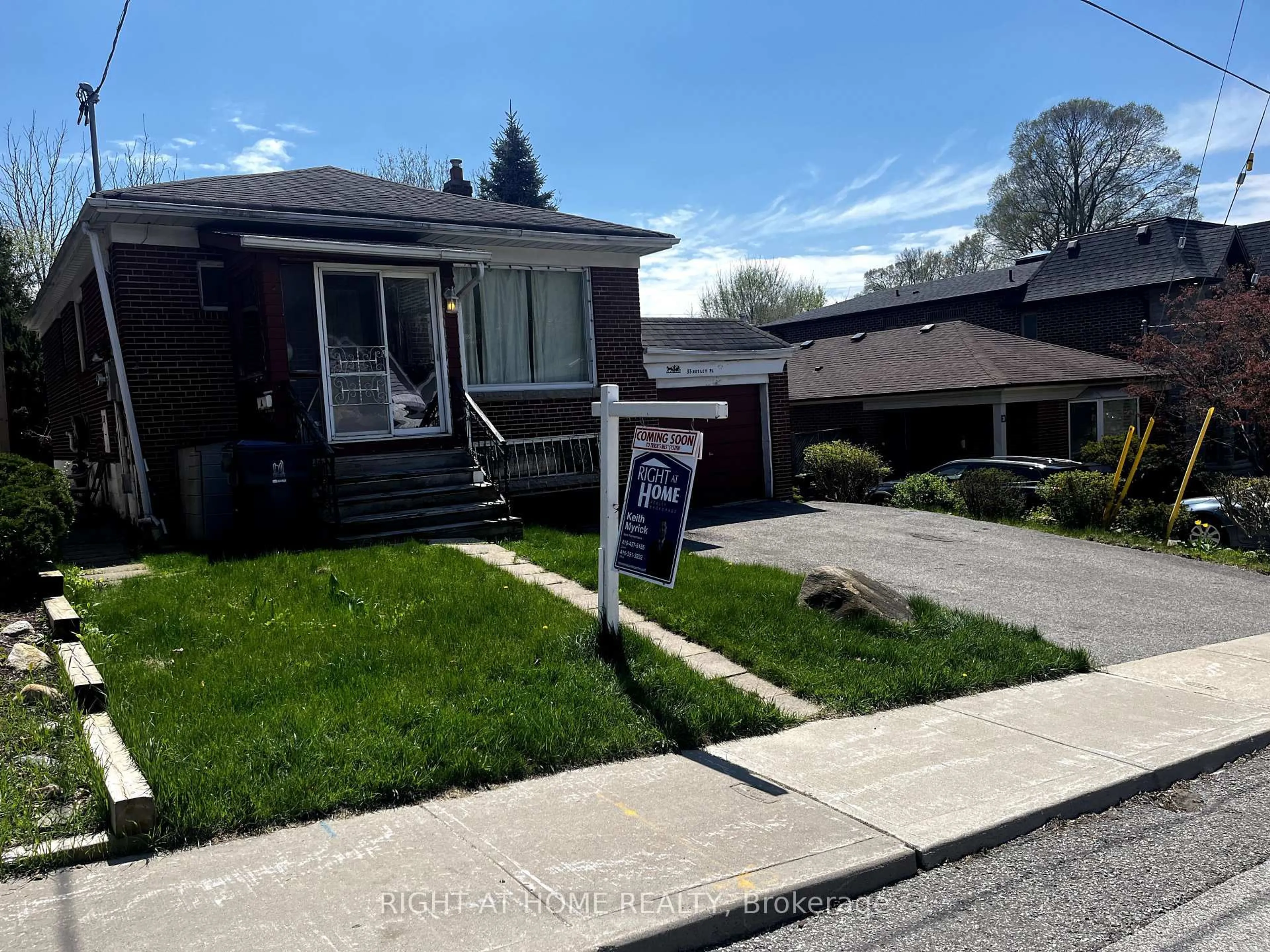 Unknown for 33 Notley Pl, Toronto Ontario M4B 2M7