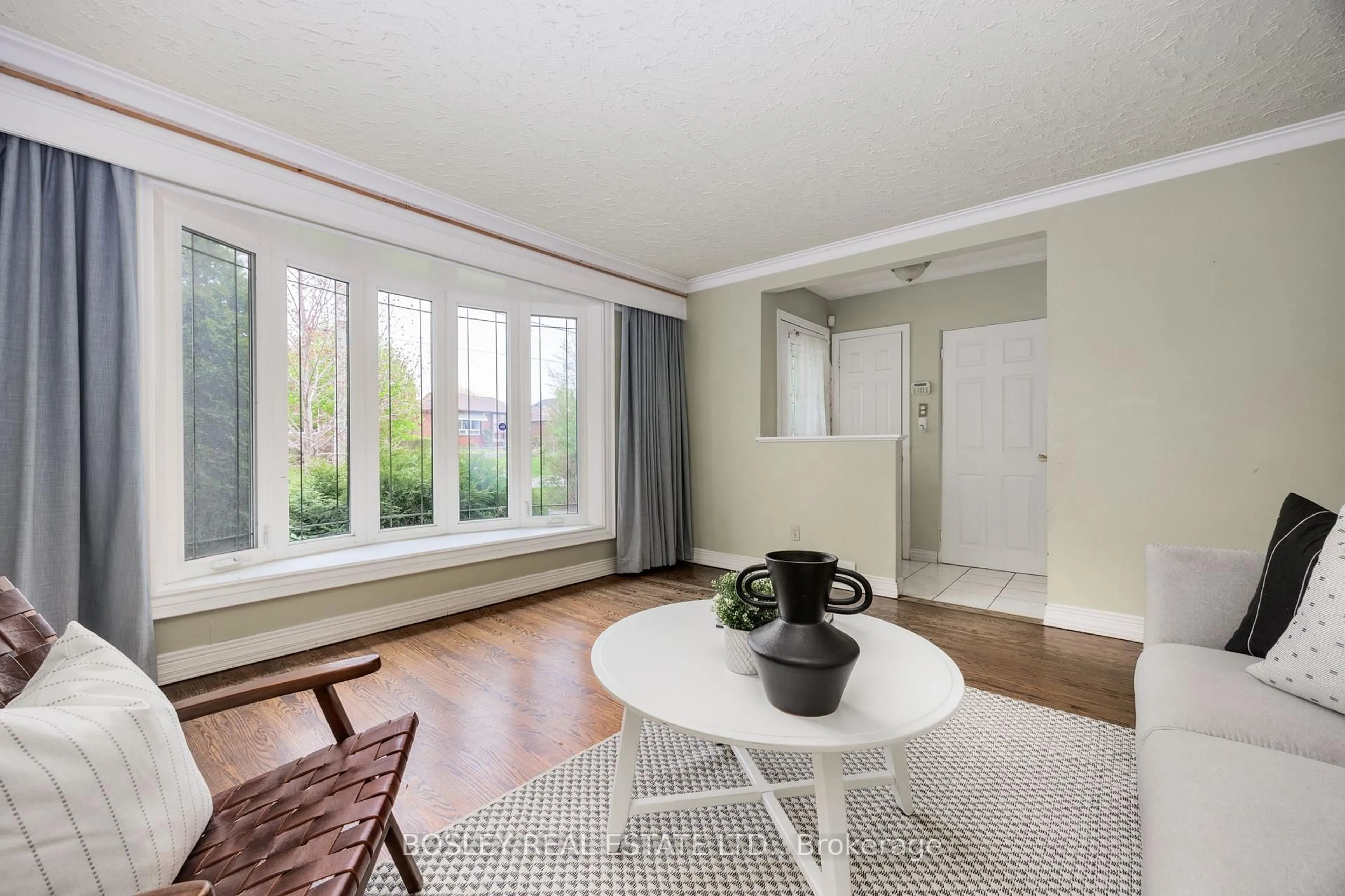 Living room with furniture, unknown for 106 Brenda Cres, Toronto Ontario M1K 3L7