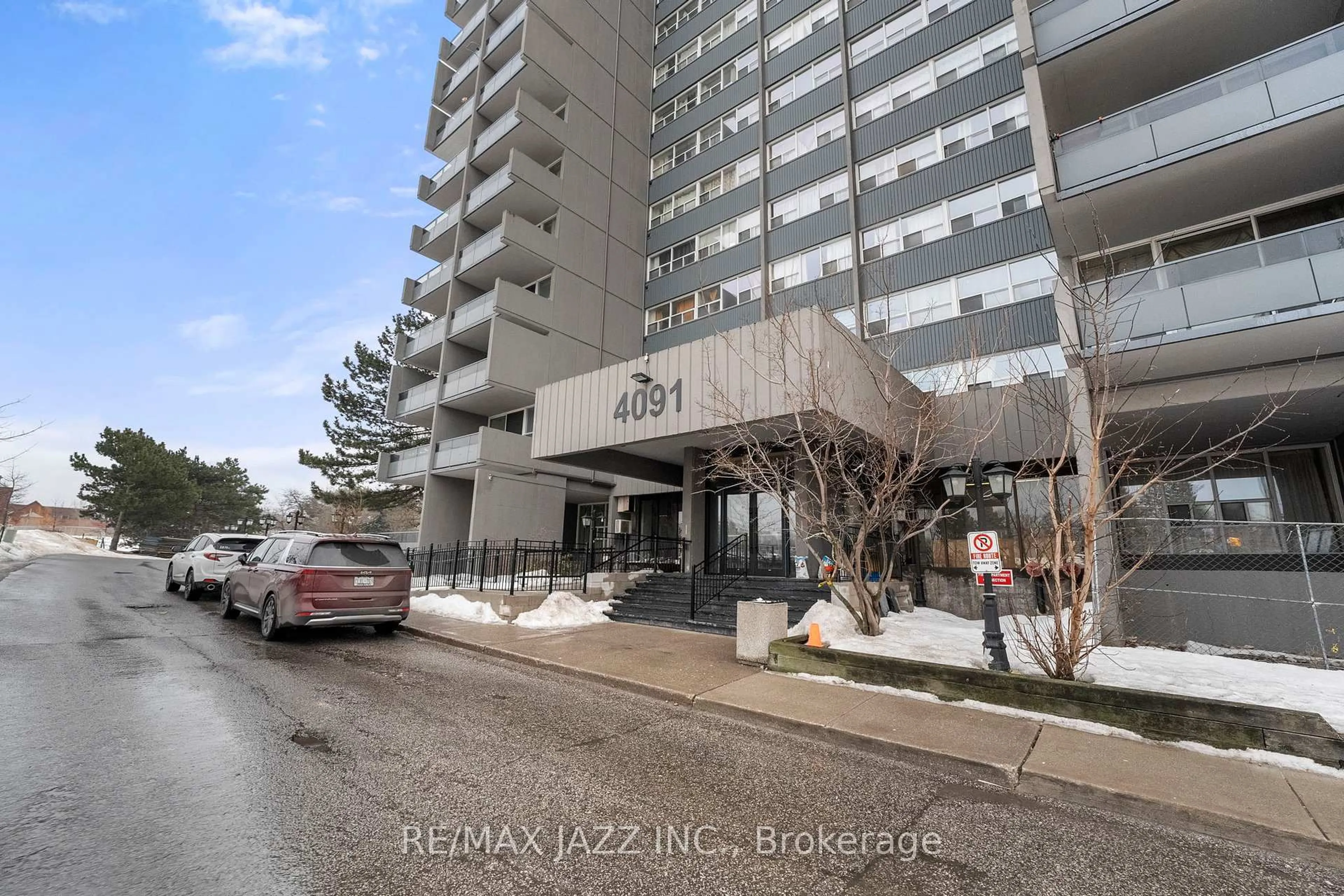 Indoor foyer for 4091 Sheppard Ave #605, Toronto Ontario M1S 3H2