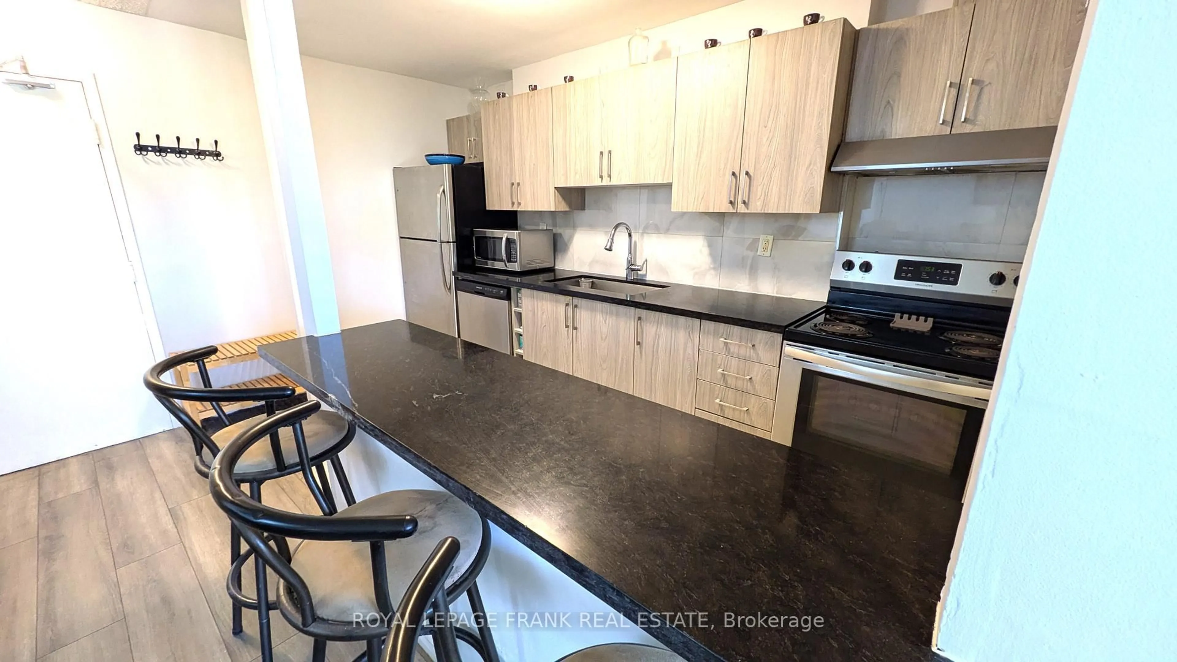 Standard kitchen, unknown for 4060 Lawrence Ave #220, Toronto Ontario M1E 4V4