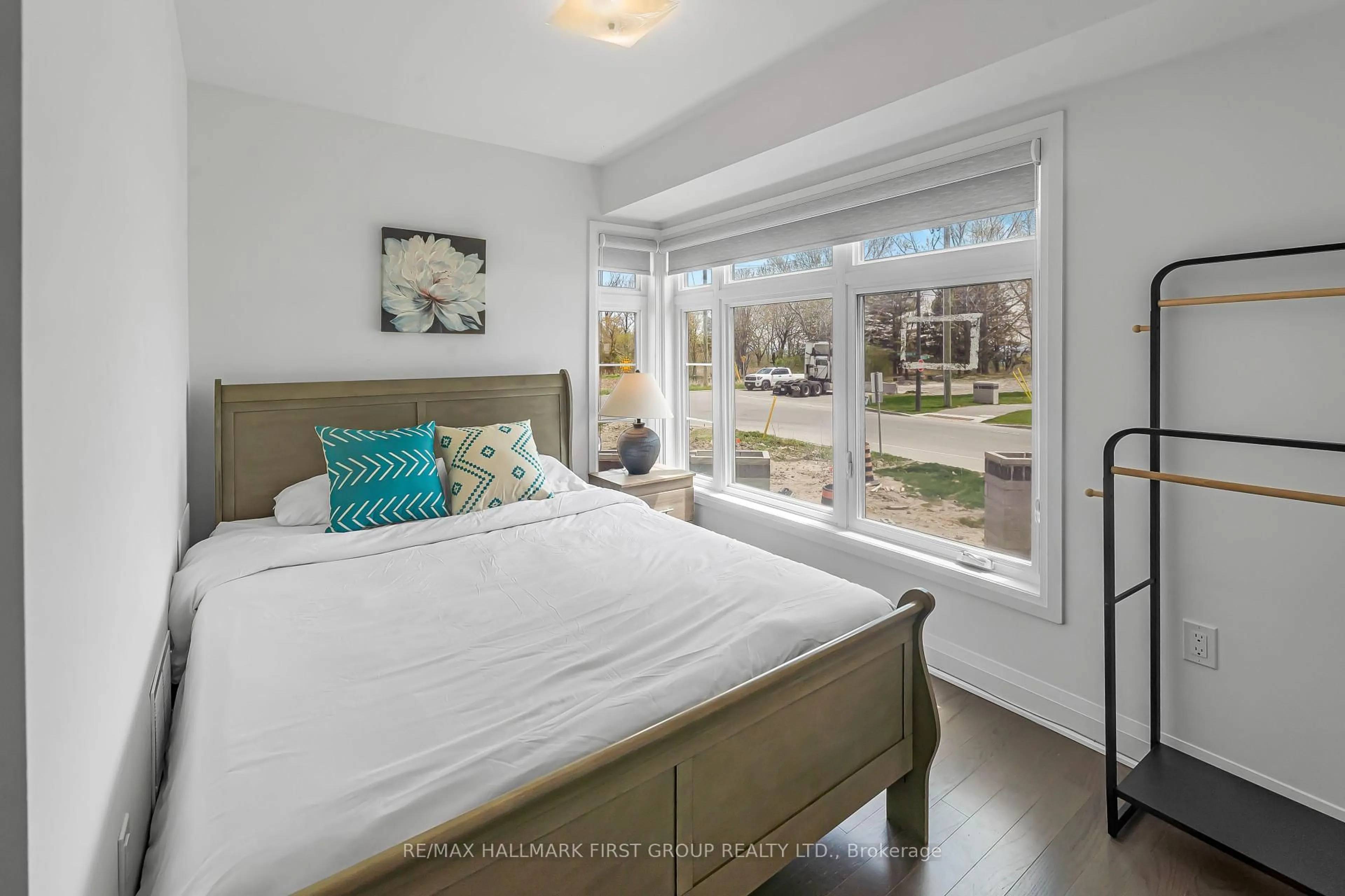 Bedroom with bed, unknown for 835 Port Darlington Rd, Clarington Ontario L1C 3K5