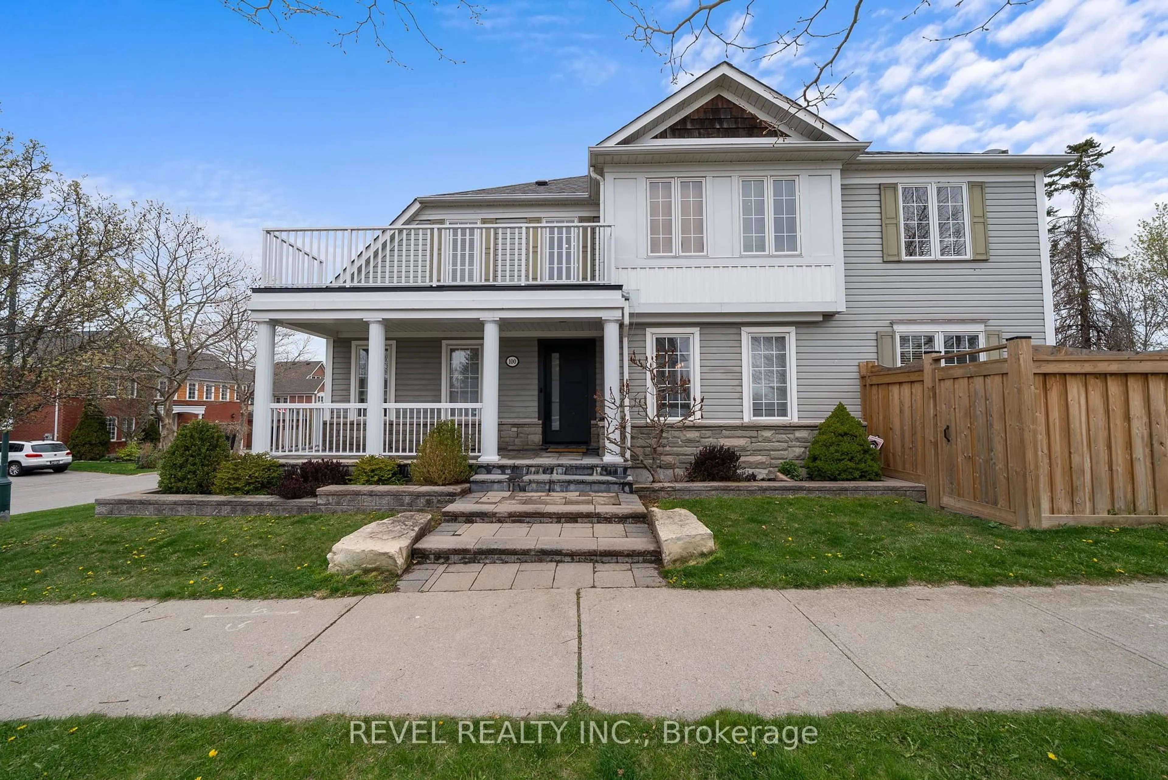 Home with vinyl exterior material, street for 100 Ashbury Blvd, Ajax Ontario L1Z 1N1