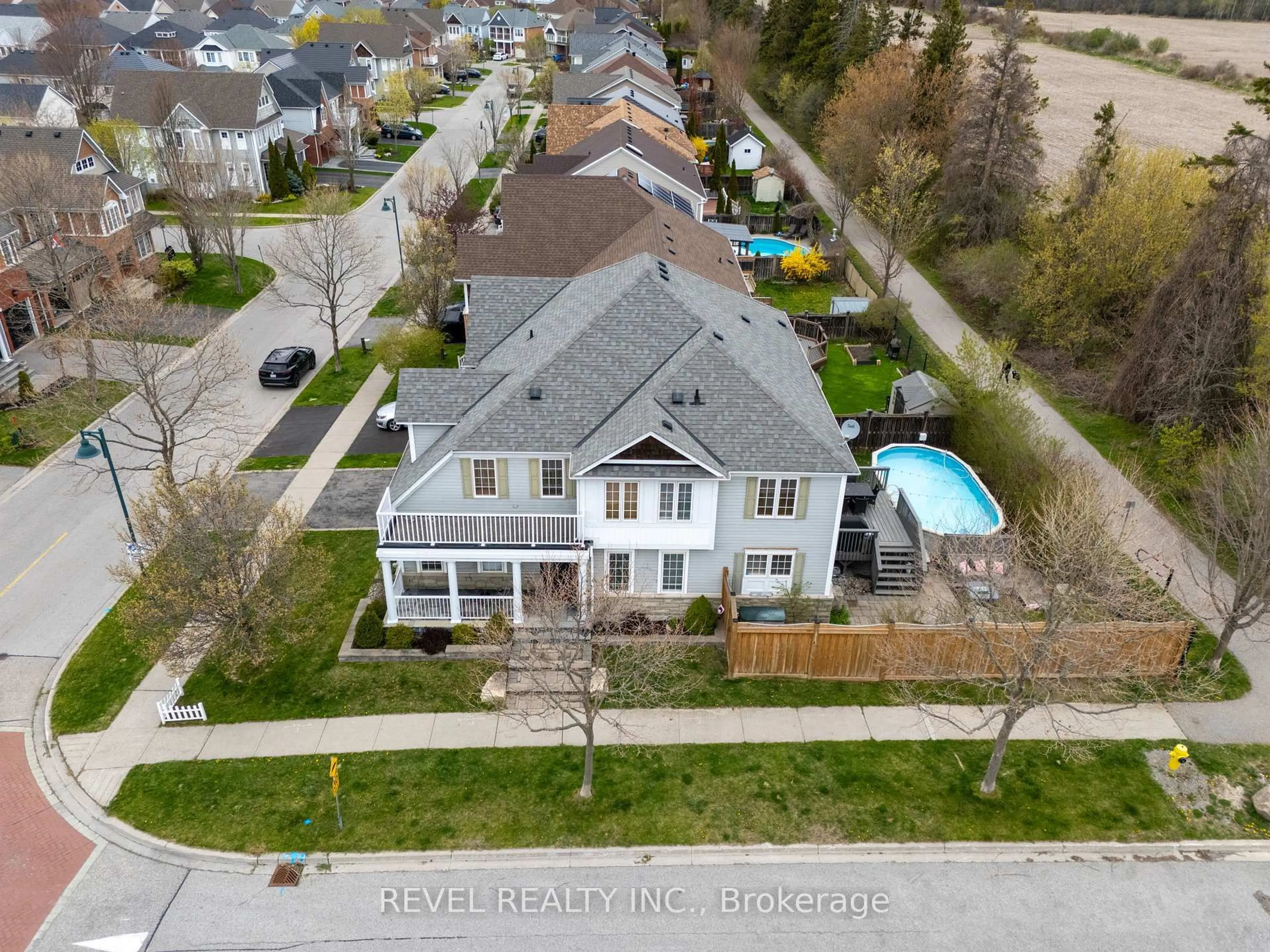 A pic from outside/outdoor area/front of a property/back of a property/a pic from drone, unknown for 100 Ashbury Blvd, Ajax Ontario L1Z 1N1