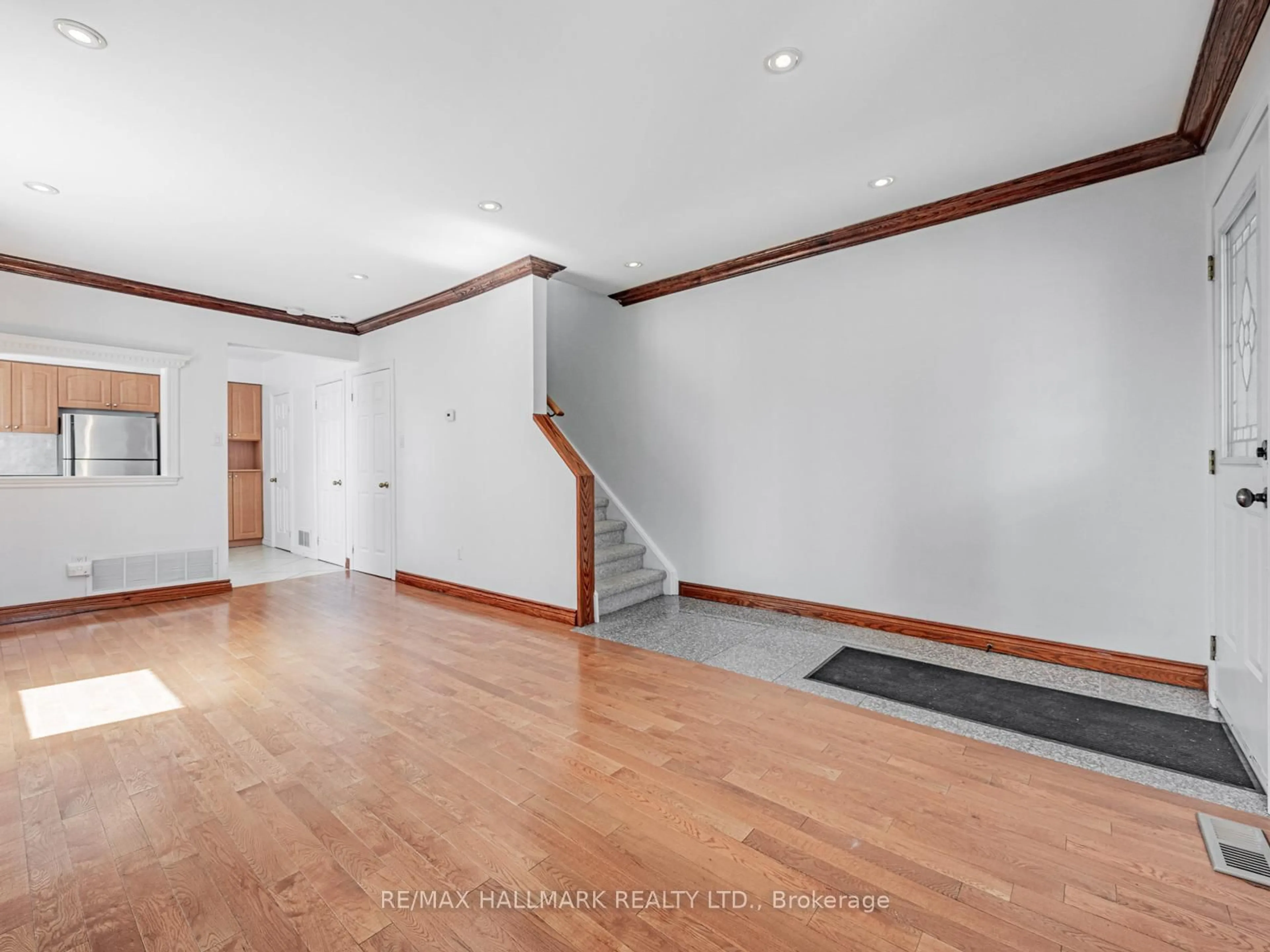 Unknown for 8 Redwood Ave, Toronto Ontario M4L 2S6