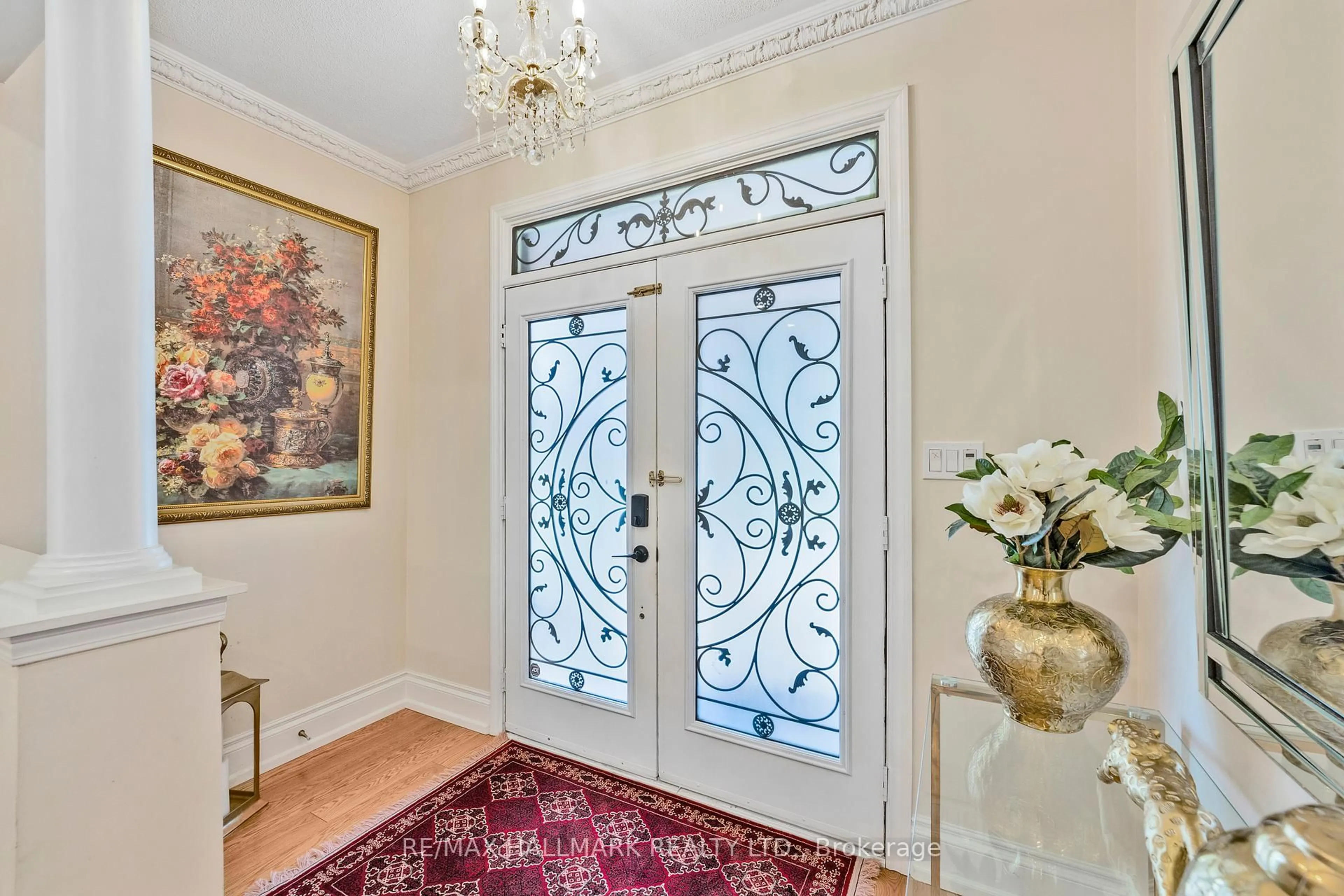 Indoor entryway for 178 Stonemanor Ave, Whitby Ontario L1R 2Z1