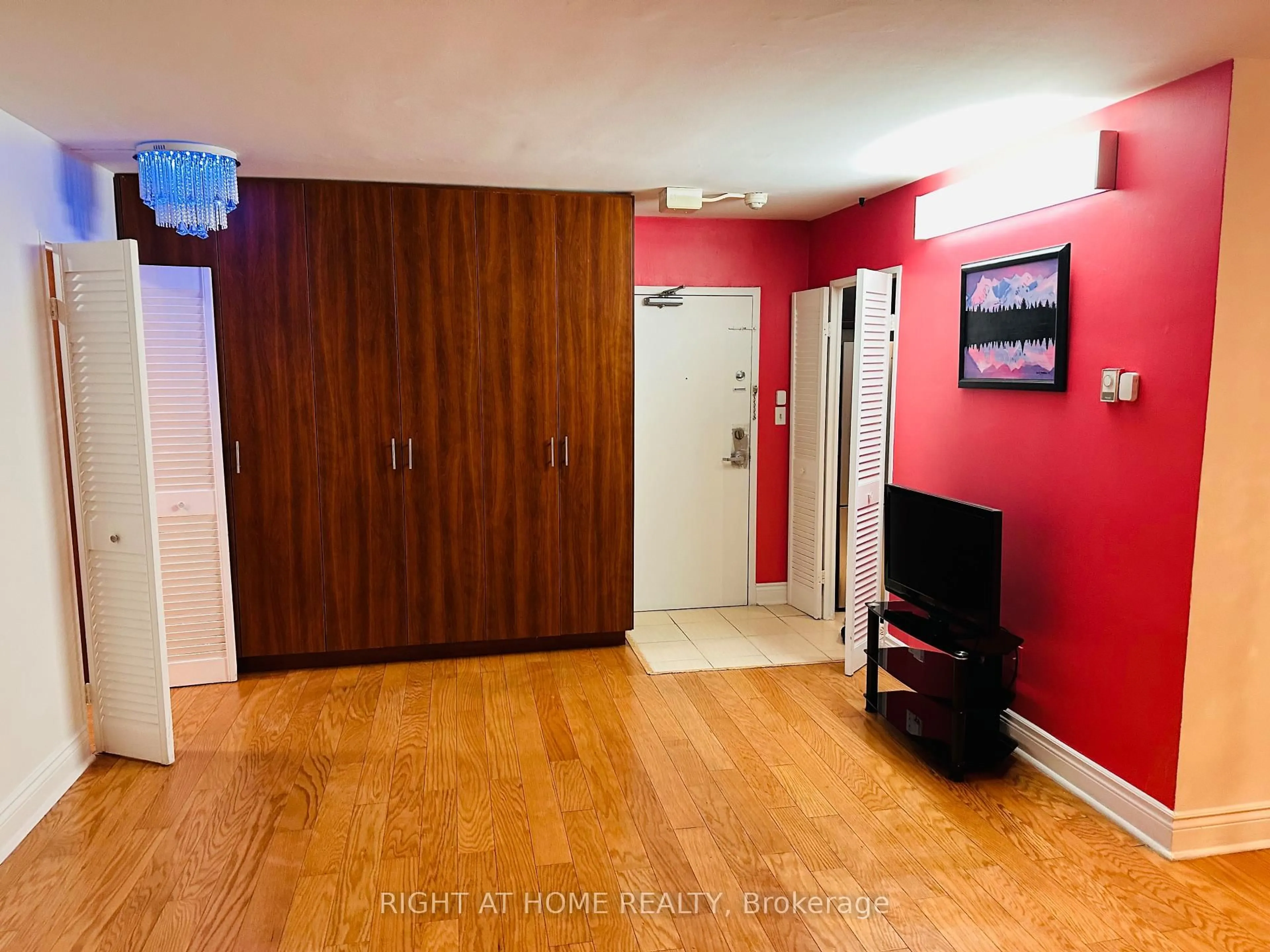Unknown for 5 Massey Sq #1204, Toronto Ontario M4C 5L6