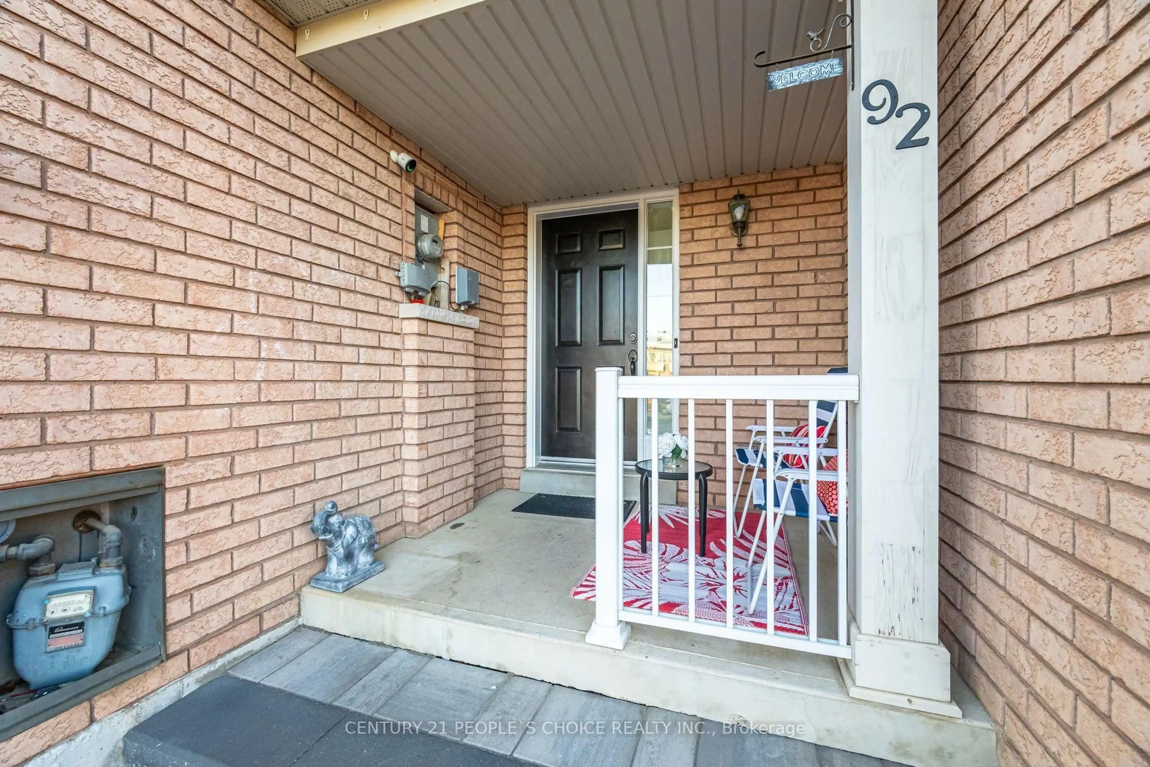 Indoor entryway for 92 Kirkland Pl, Whitby Ontario L1P 1X1