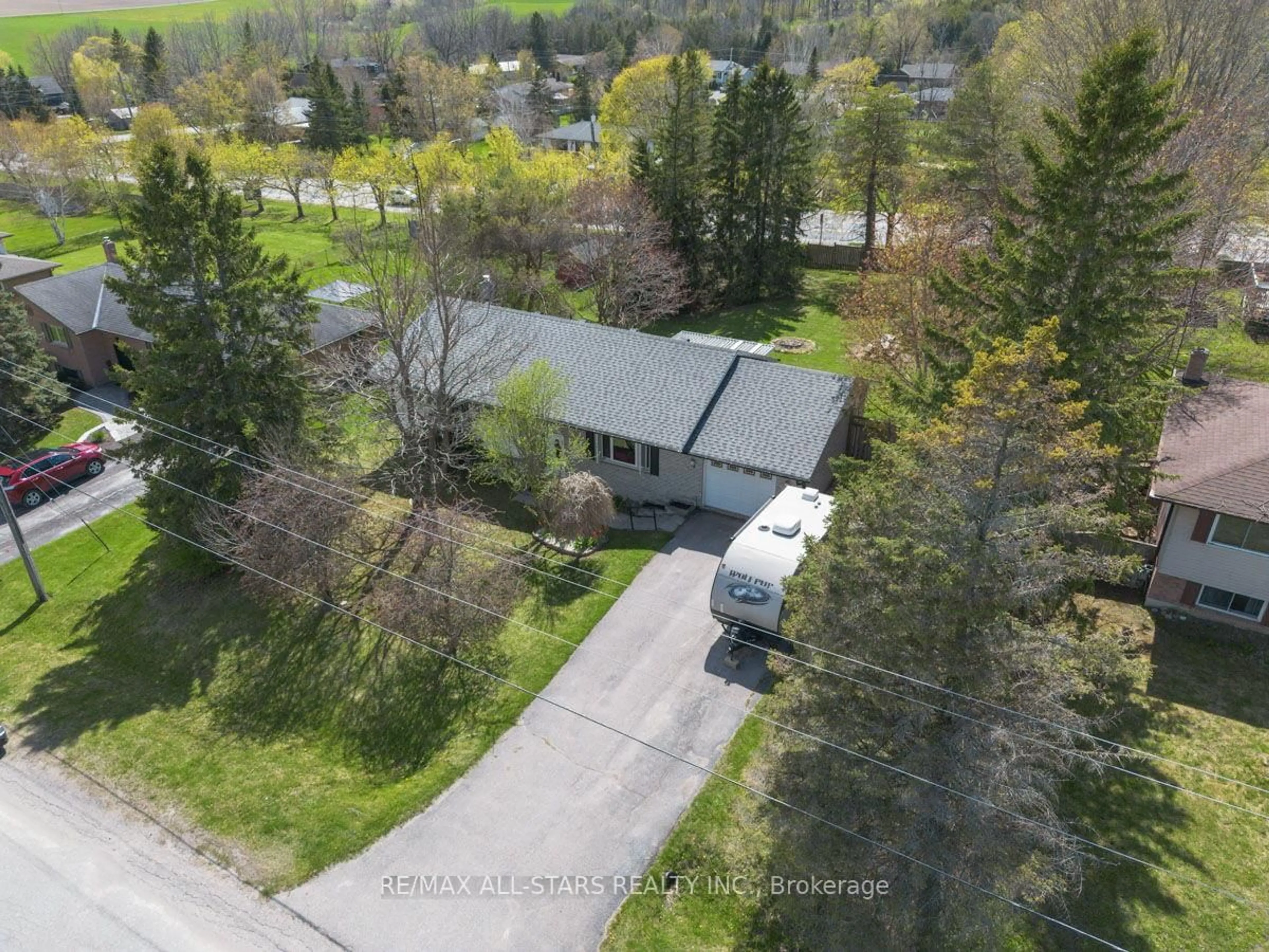 A pic from outside/outdoor area/front of a property/back of a property/a pic from drone, street for 14 Ianson Dr, Scugog Ontario L0C 1B0