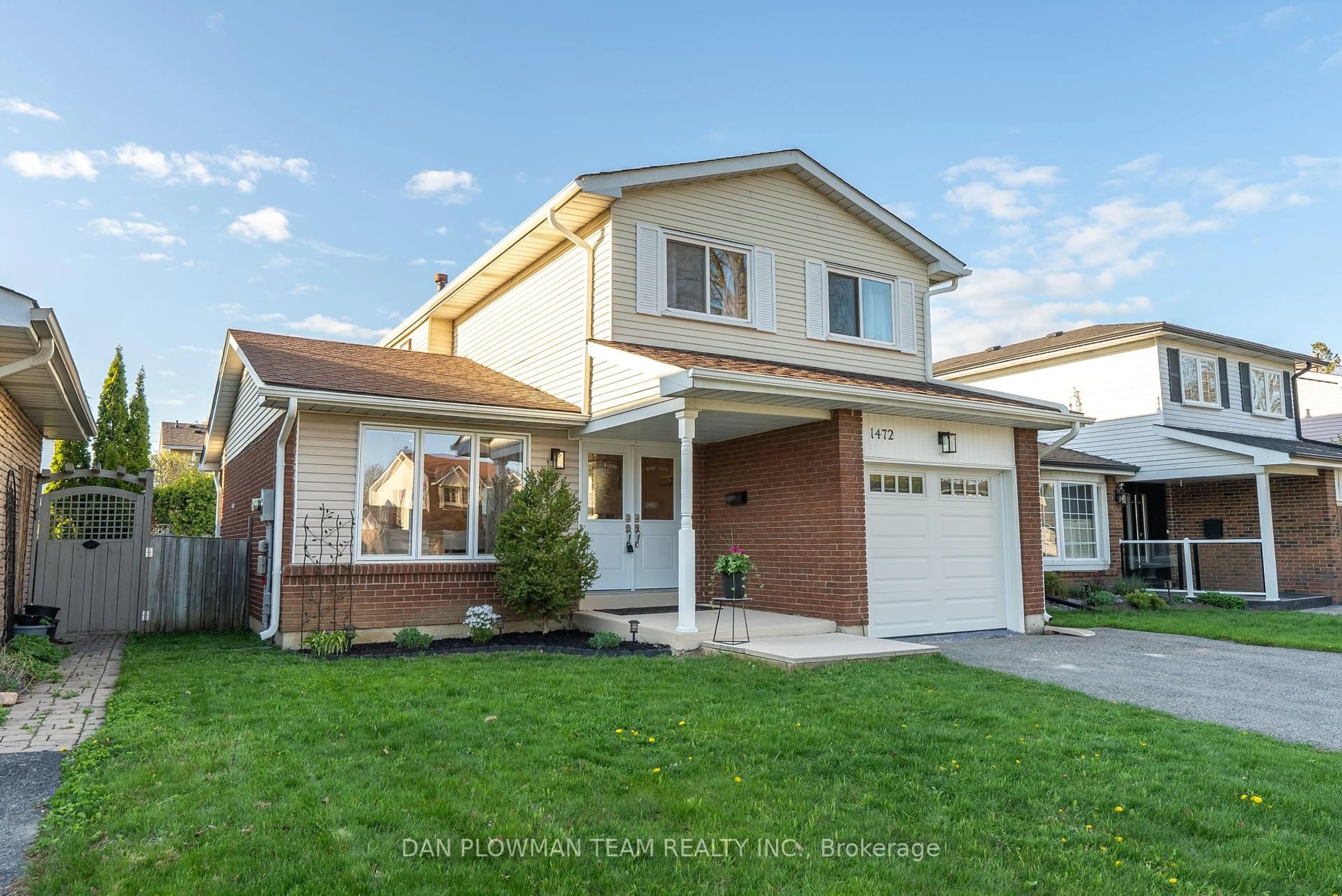 Home with vinyl exterior material, street for 1472 Tampa Cres, Oshawa Ontario L1G 6V2