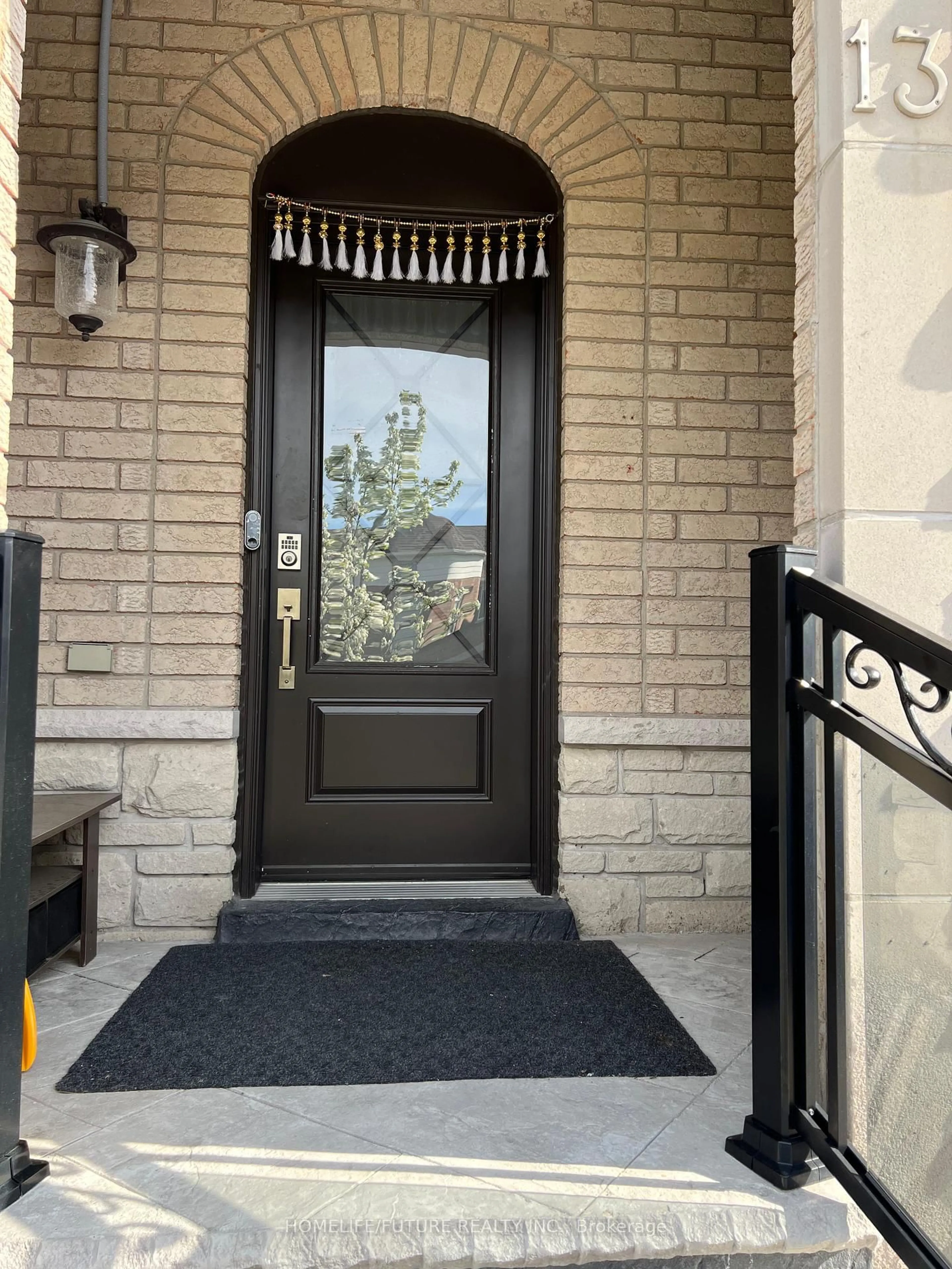 Indoor entryway for 13 Quietbrook Cres, Toronto Ontario M1X 2B2