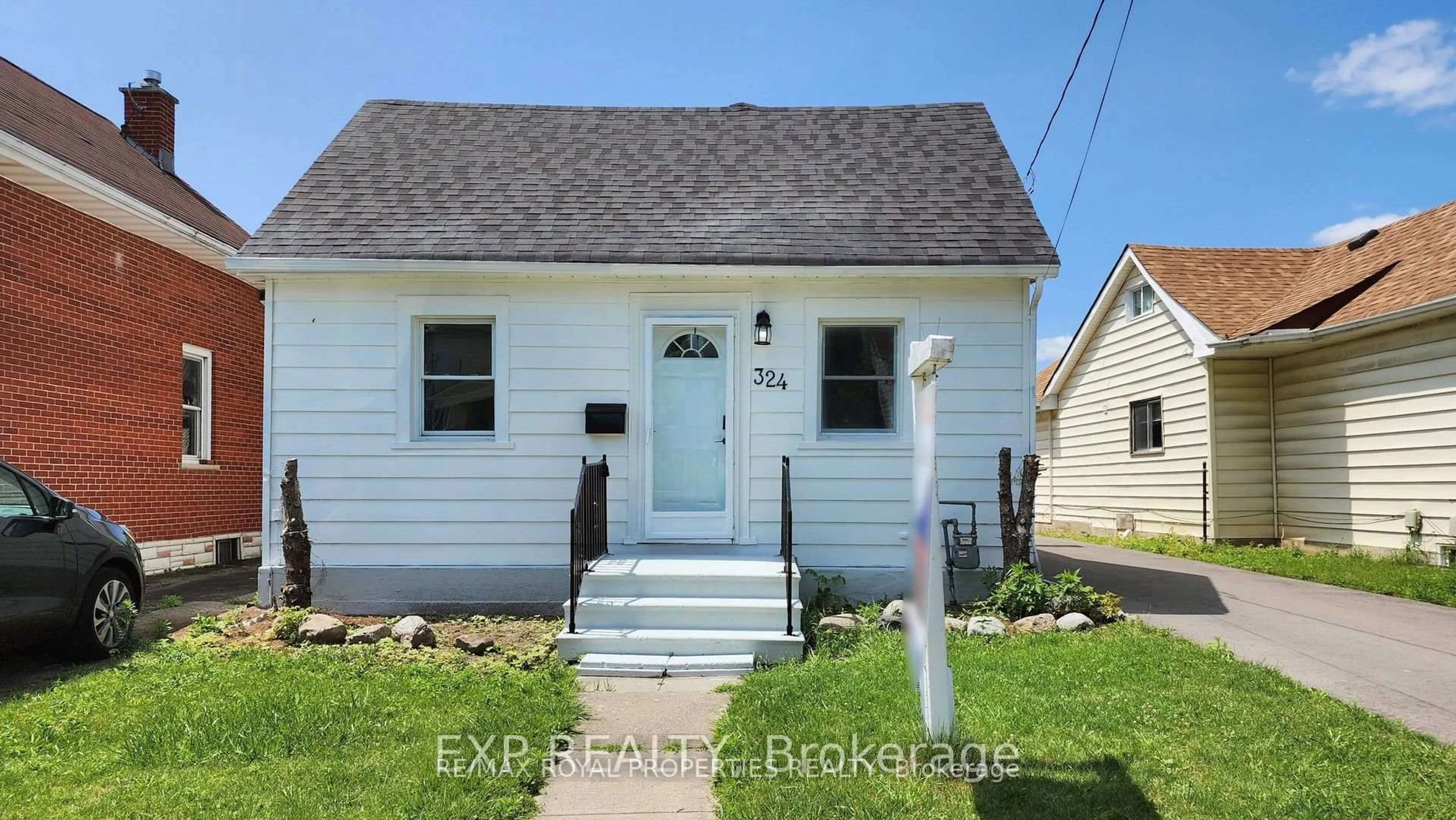 Unknown for 324 French St, Oshawa Ontario L1G 5N5