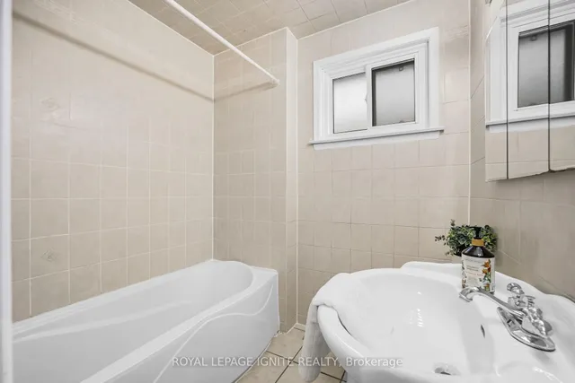 Additional property image - 153 Rodda Blvd