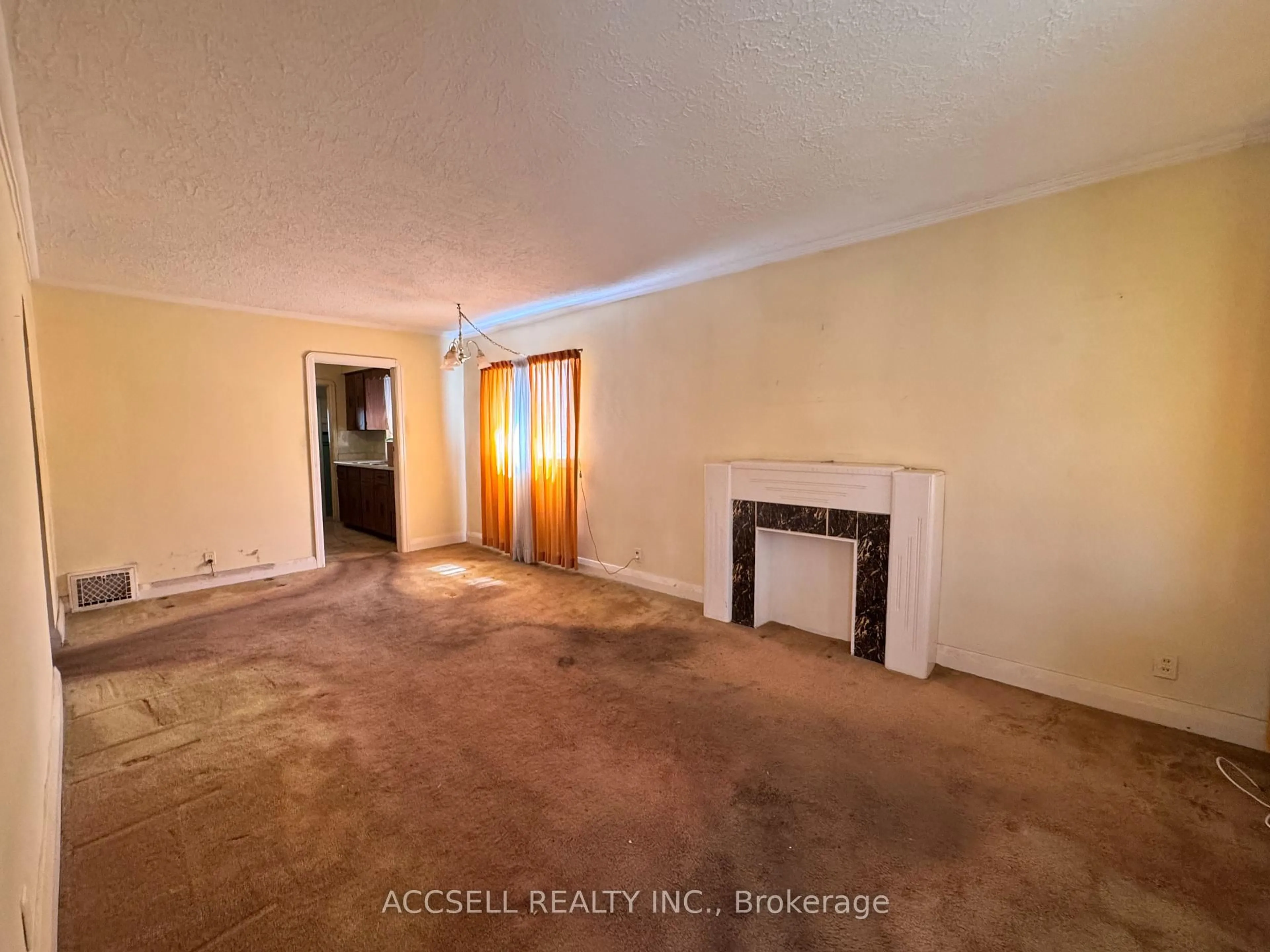 A pic of a room for 493 Dawes Rd, Toronto Ontario M4B 2G5