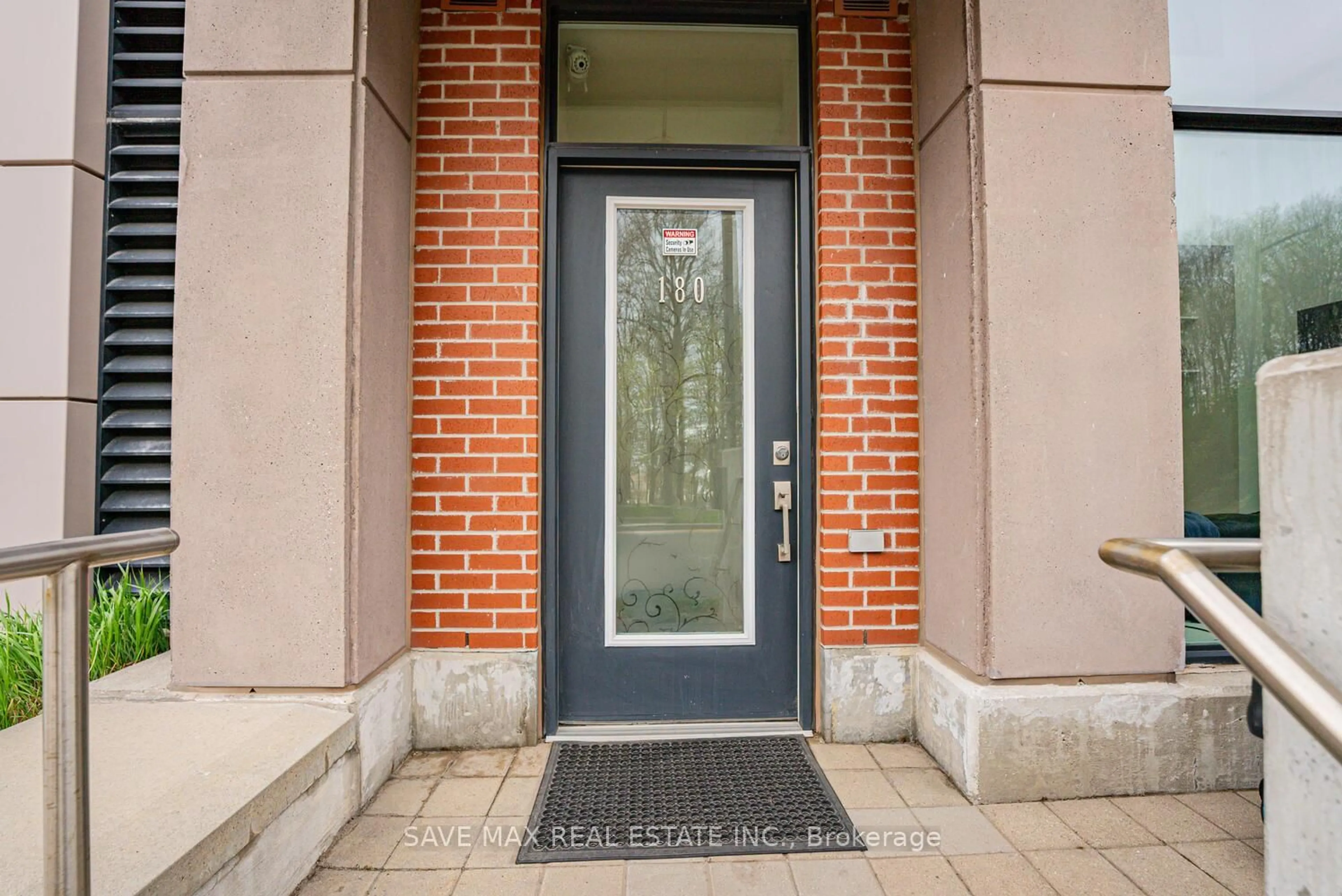 Indoor entryway for 180 Borough Dr, Toronto Ontario M1P 0B5