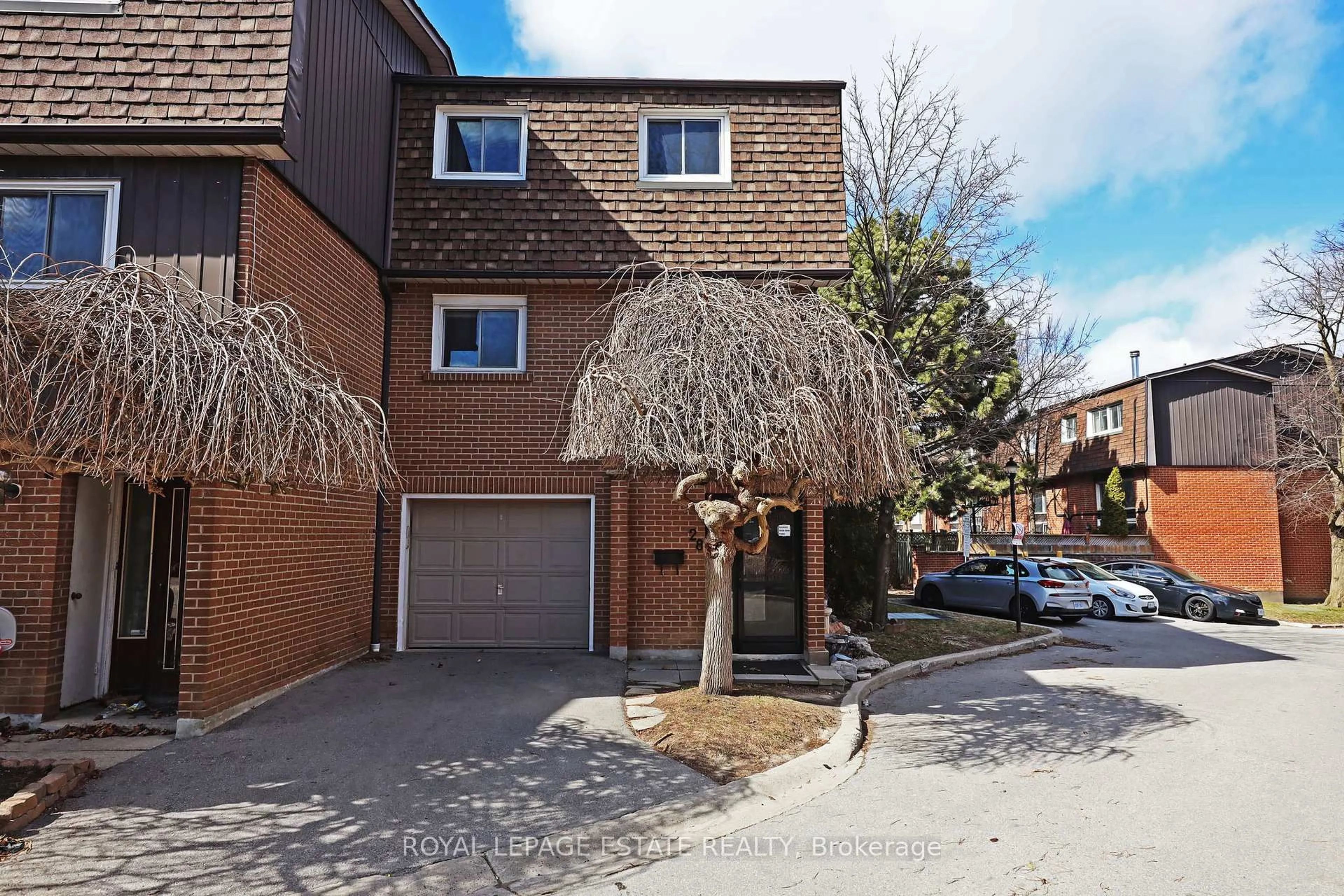 A pic from outside/outdoor area/front of a property/back of a property/a pic from drone, street for 3100 Kingston Rd #28, Toronto Ontario M1M 3T4