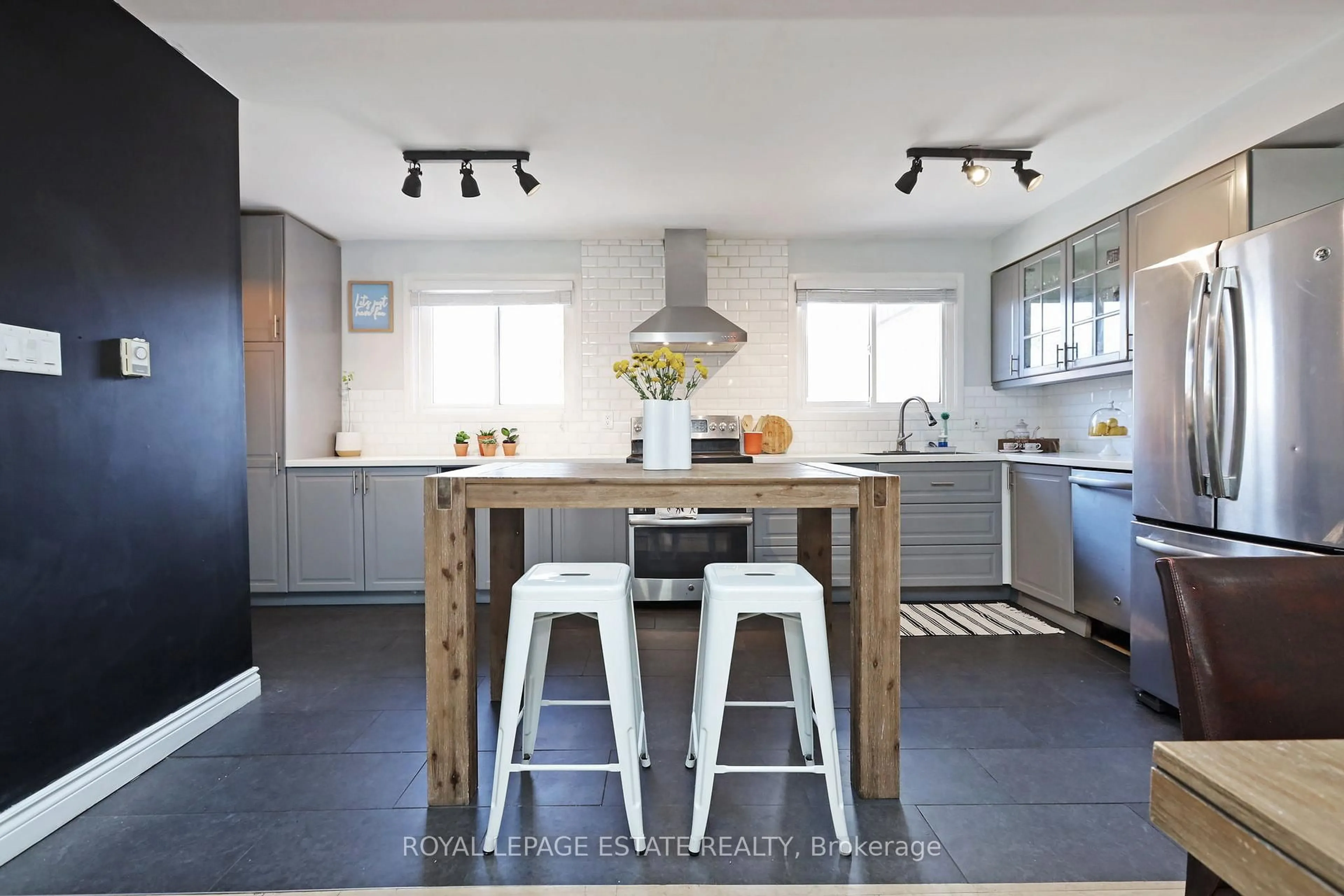 Contemporary kitchen, unknown for 3100 Kingston Rd #28, Toronto Ontario M1M 3T4