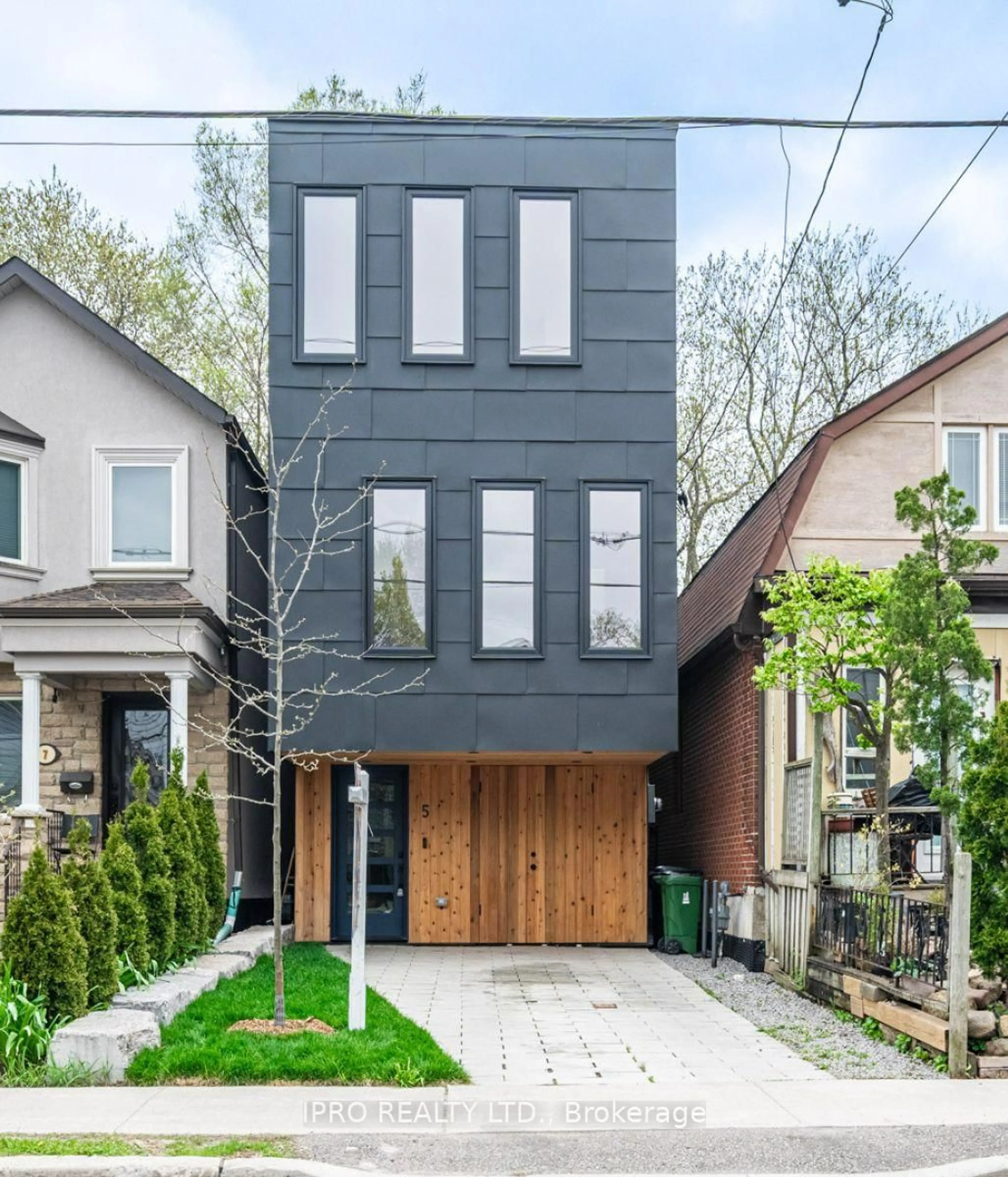 Home with brick exterior material, street for 5 Hamstead Ave, Toronto Ontario M4C 2S3