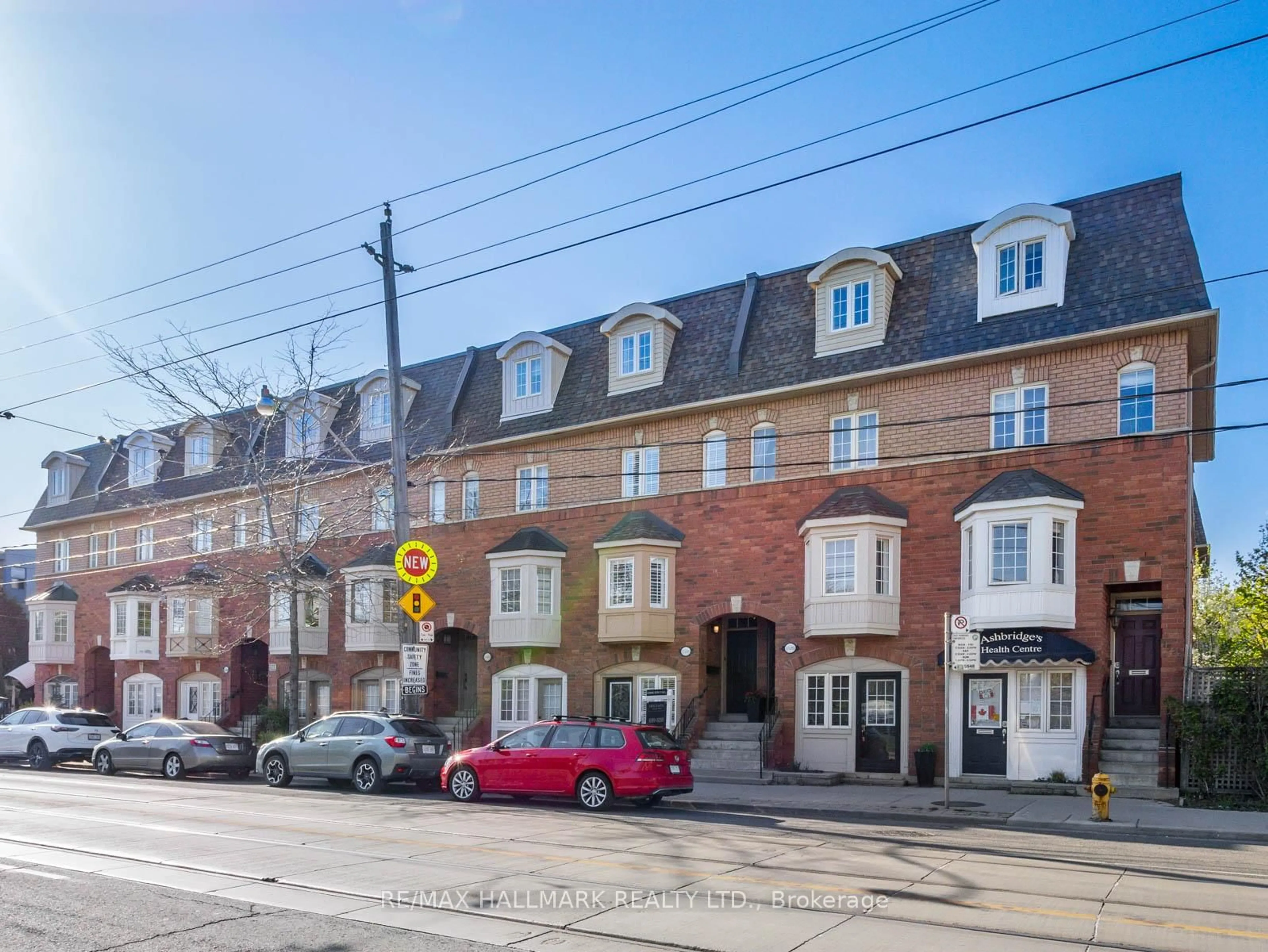 Unknown for 1518 Queen St, Toronto Ontario M4L 1E3