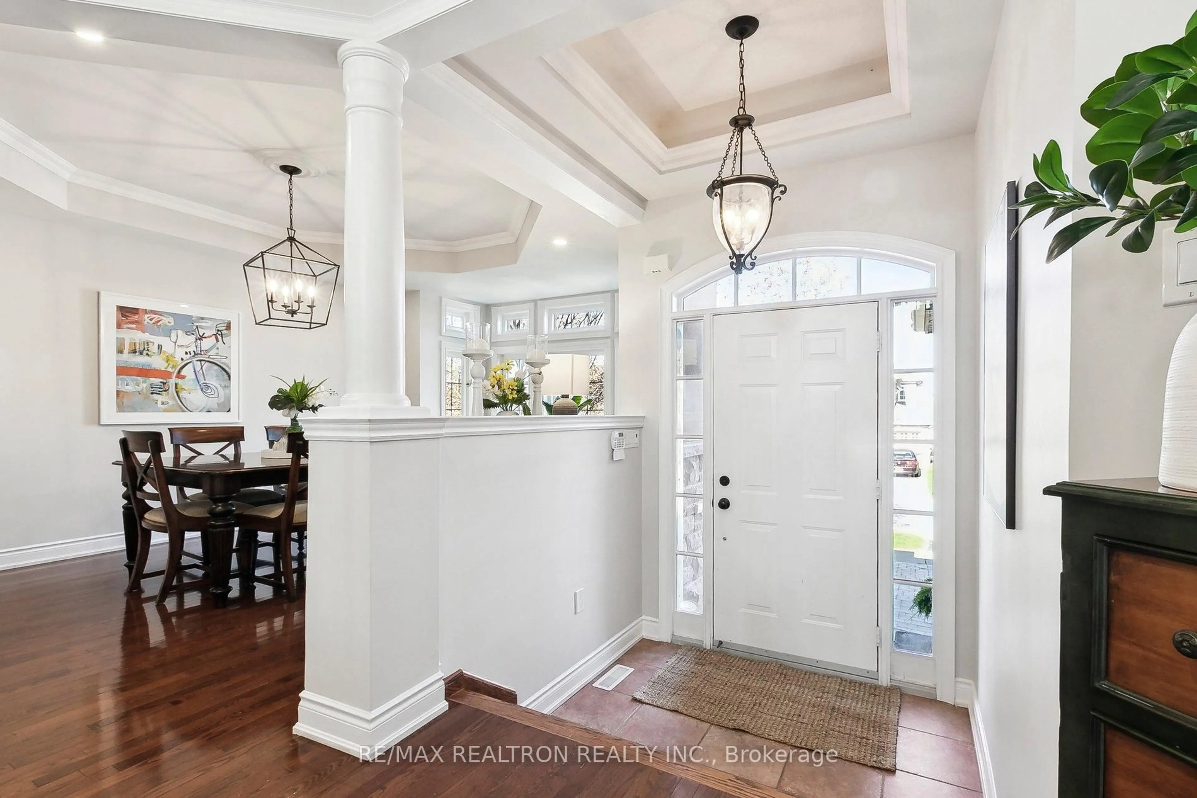 Indoor entryway for 1640A Heathside Cres, Pickering Ontario L1V 5W7