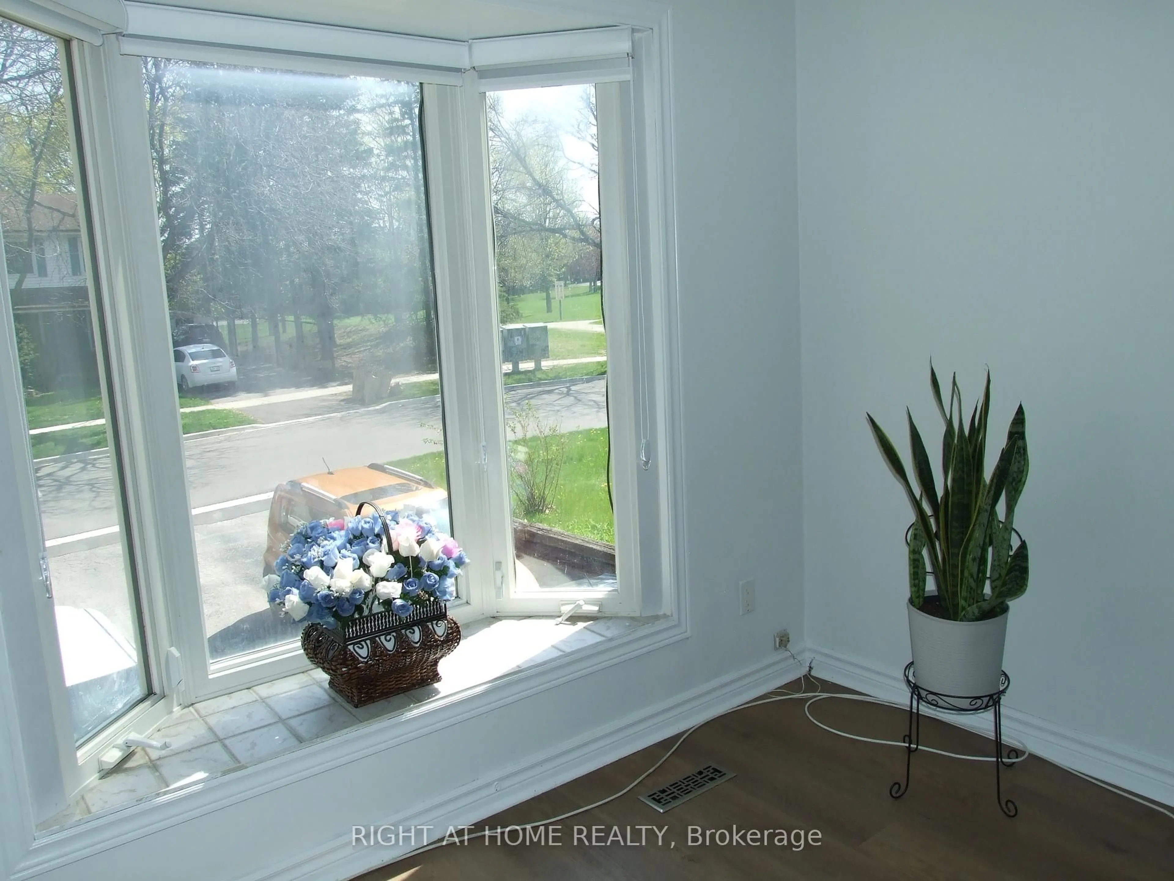 A pic of a room for 53 Renfield Cres, Whitby Ontario L1P 1B2