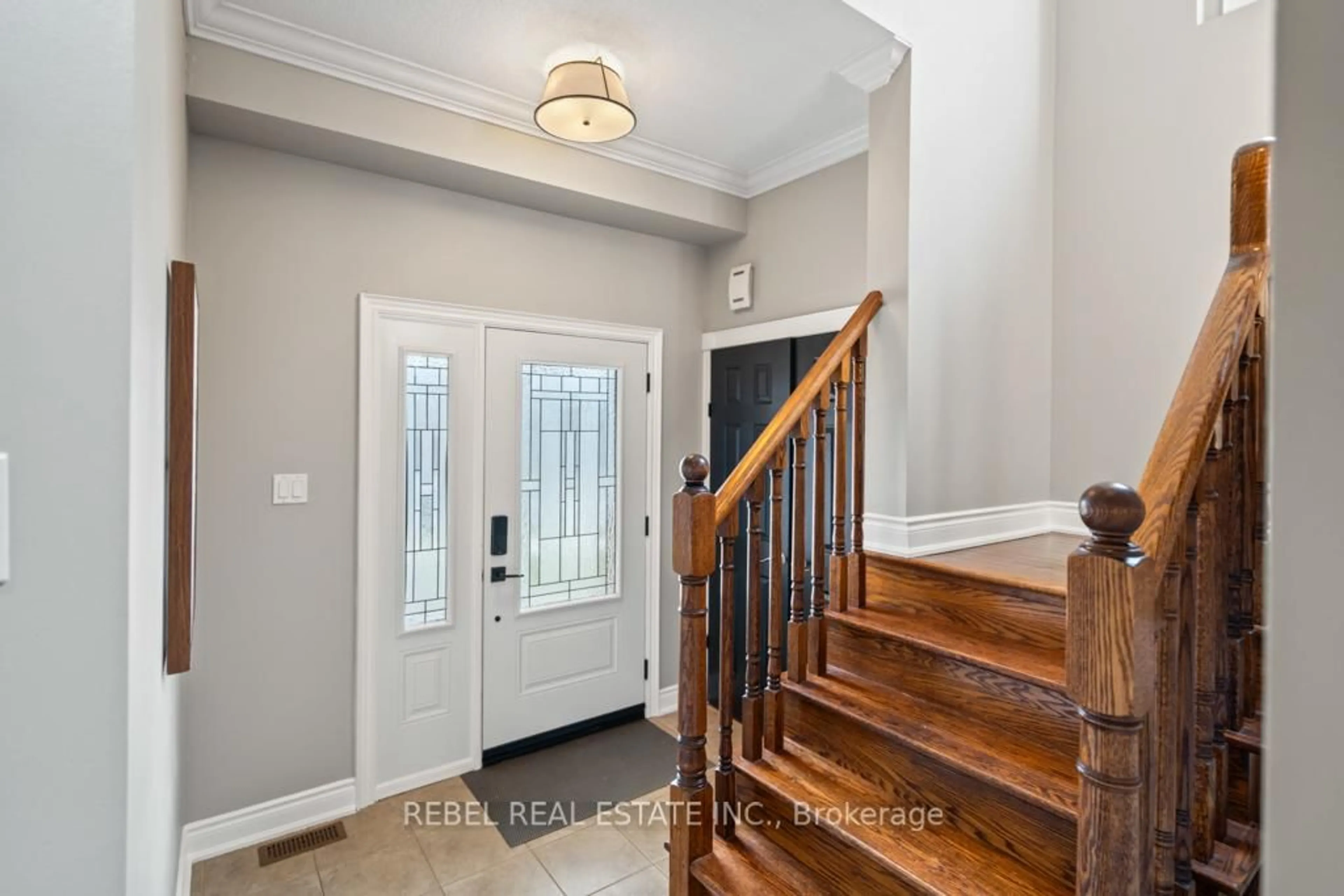 Indoor entryway for 981 ORMOND Dr, Oshawa Ontario L1K 3C1