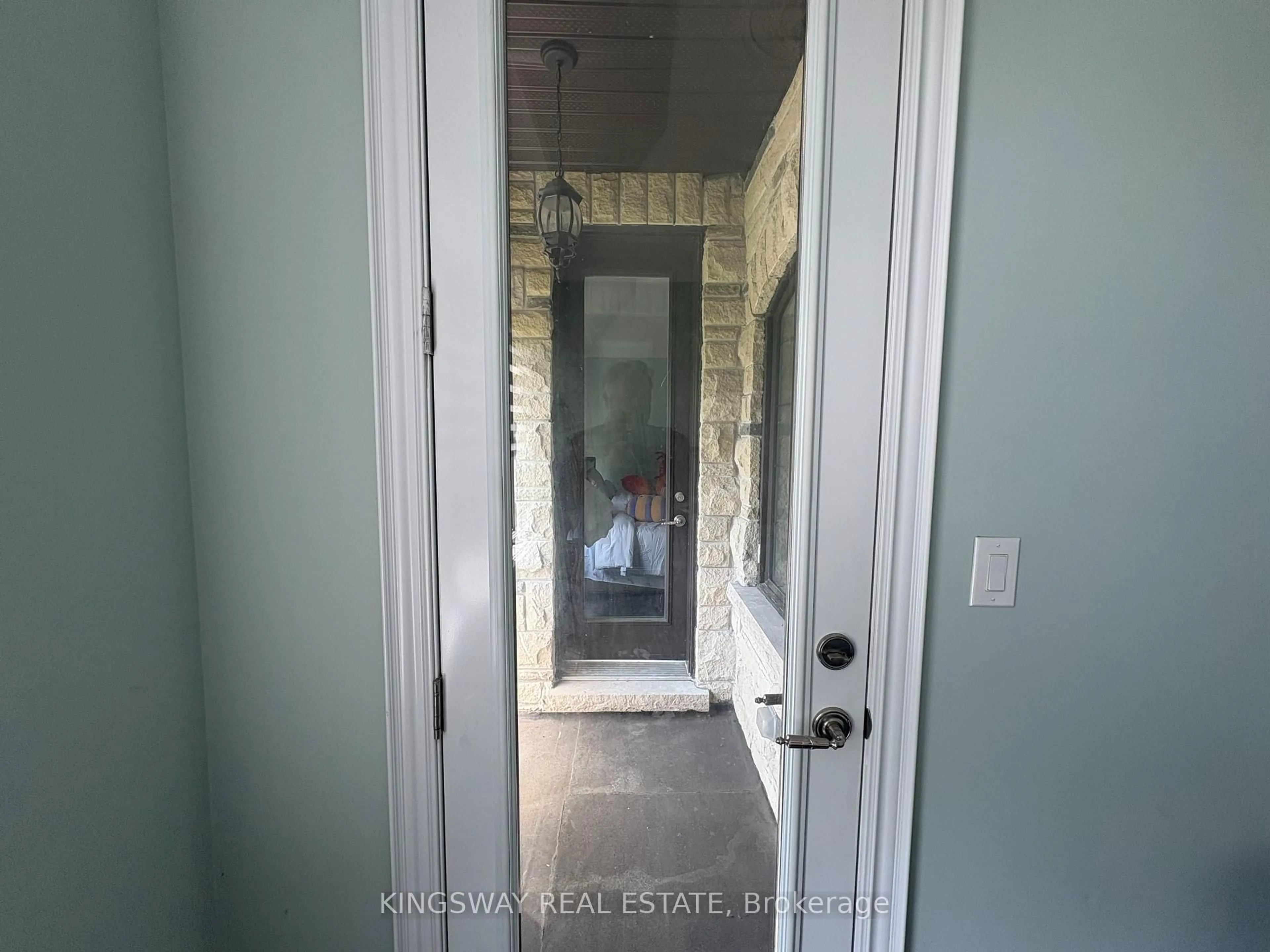 Indoor entryway for 3686 Ellesmere Rd, Toronto Ontario M1C 1H6