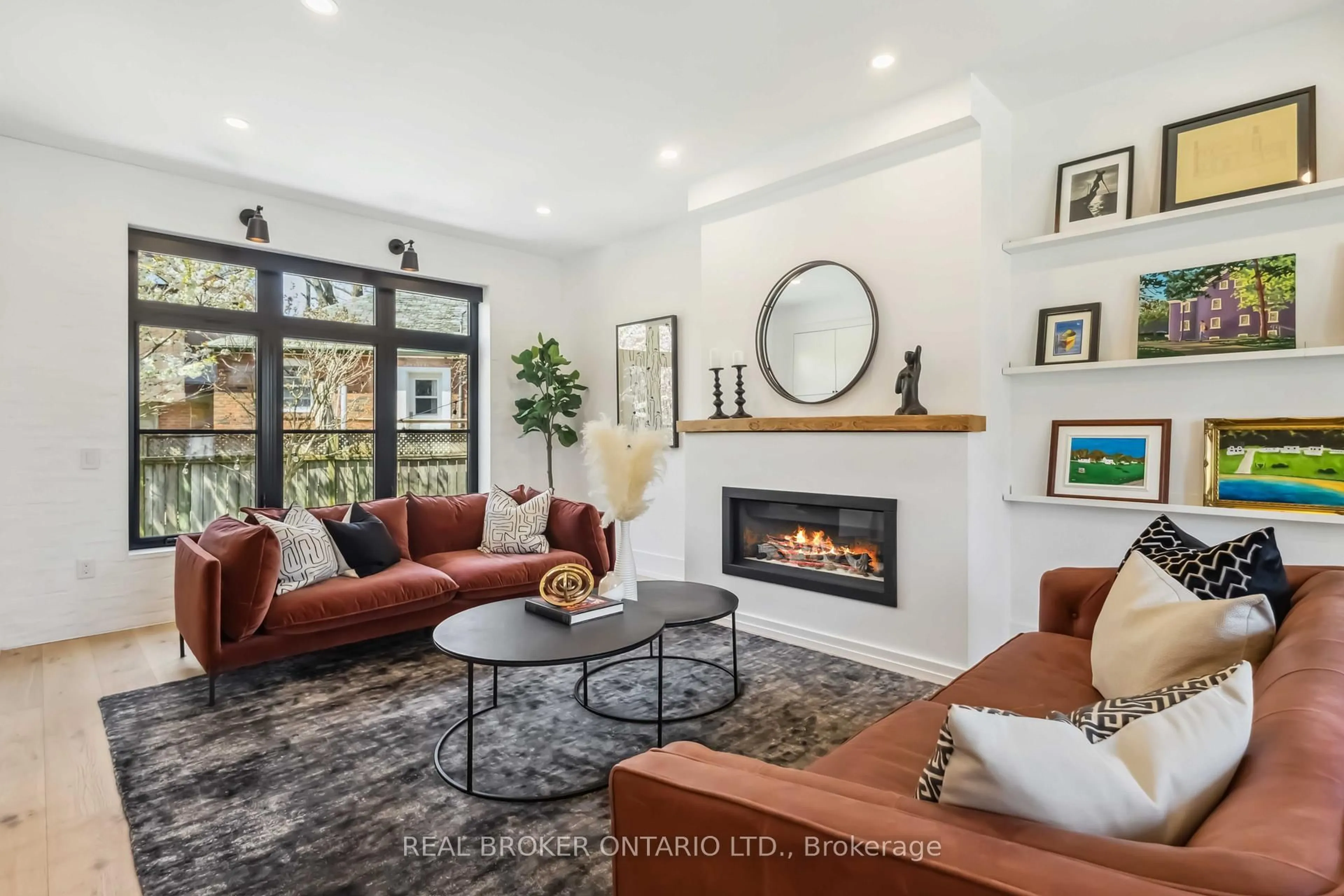 Living room with furniture, unknown for 44 Hunt Club Dr, Toronto Ontario M1N 2X1