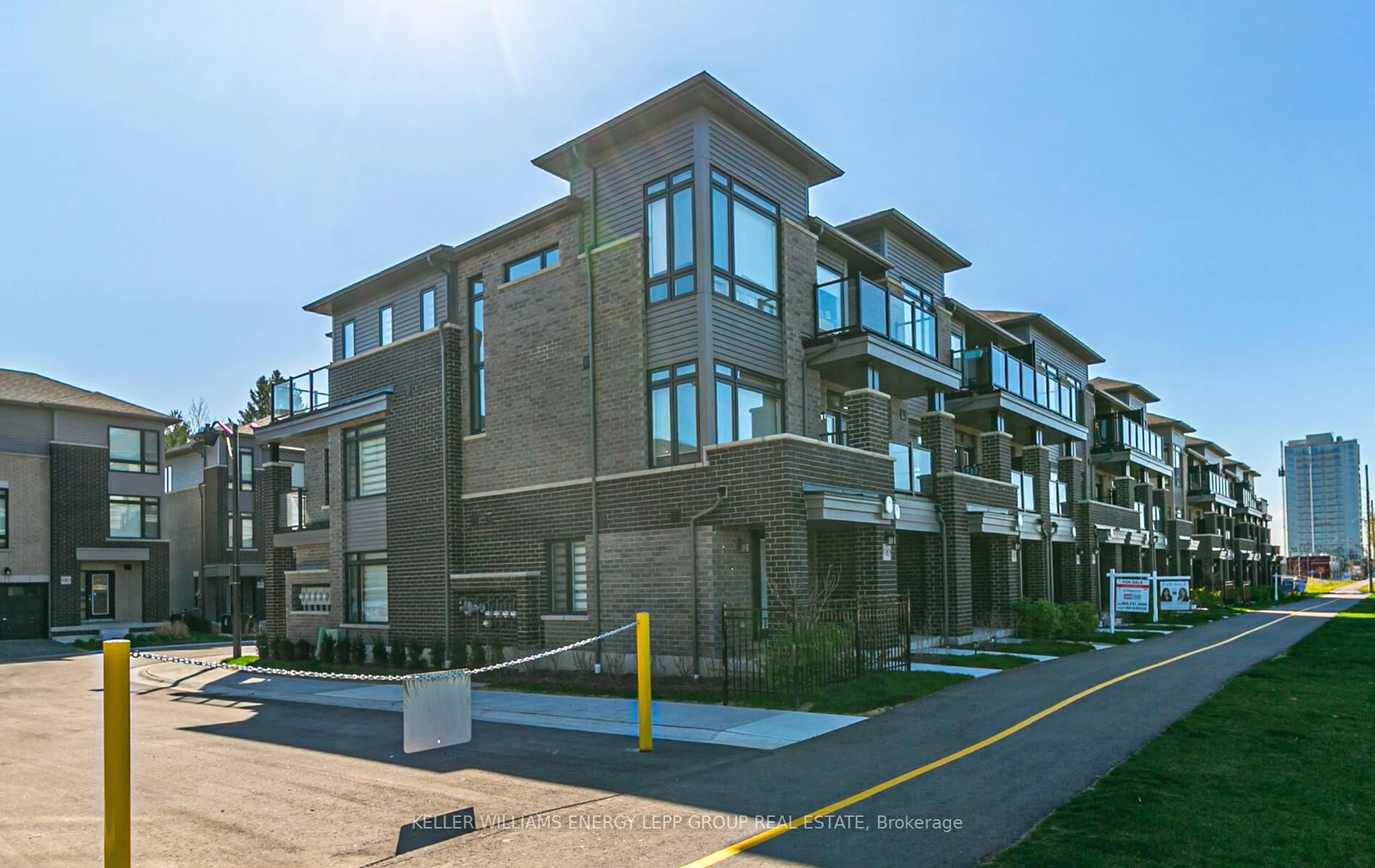 Unknown for 40 Emmas Way, Whitby Ontario L1R 0S7