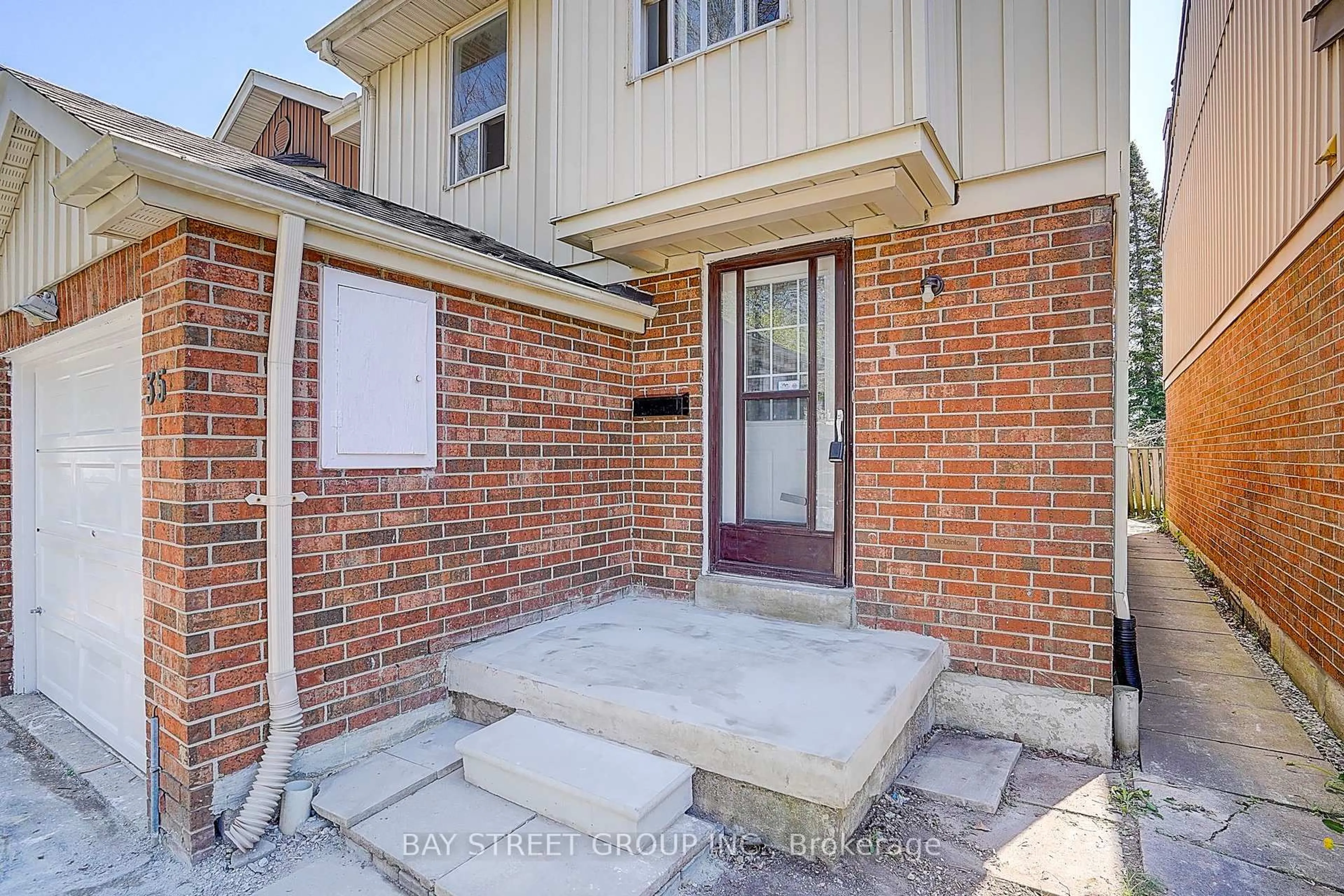 Home with brick exterior material, street for 35 Belinda Sq, Toronto Ontario M1W 3M1