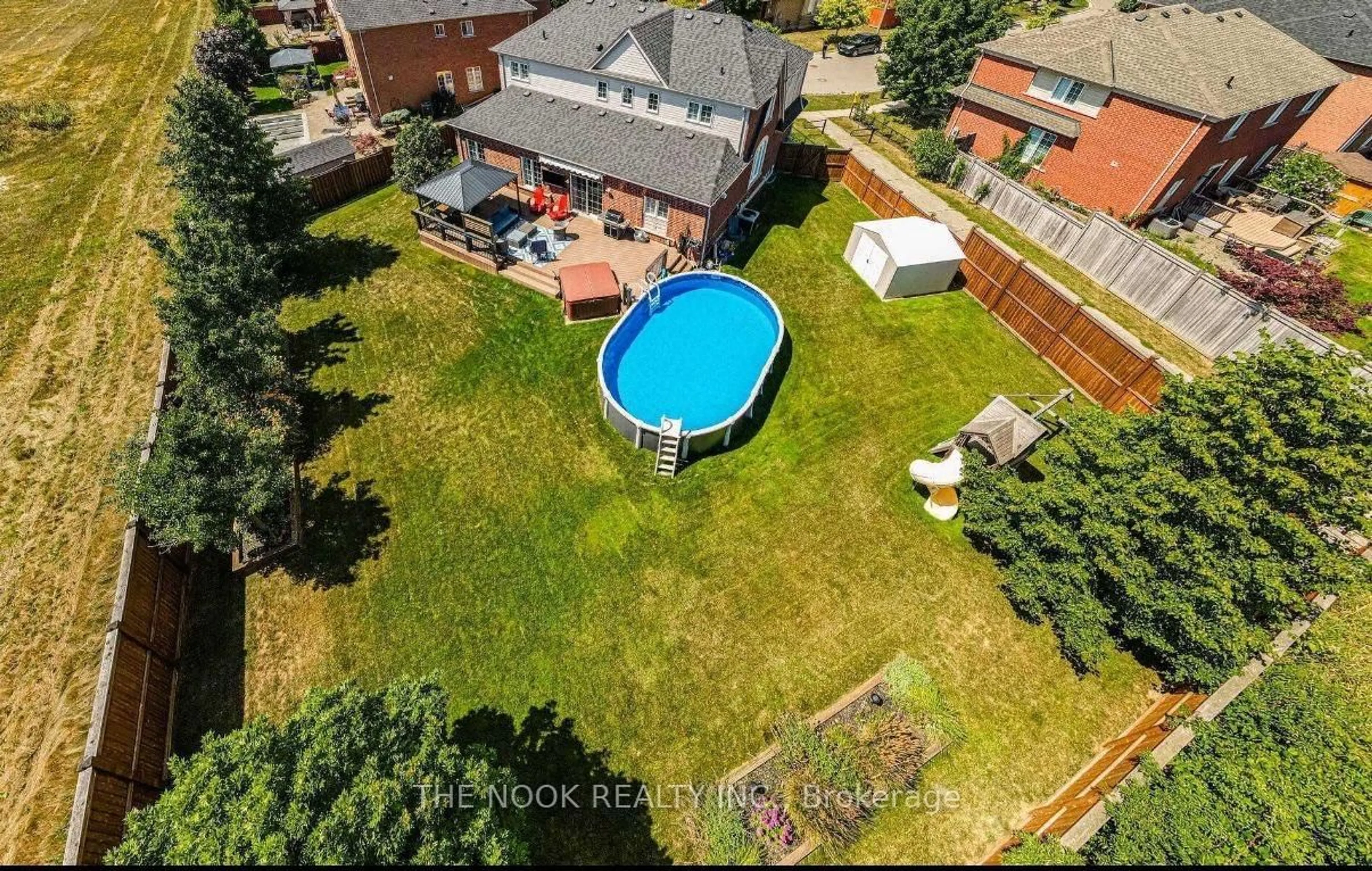 A pic from outside/outdoor area/front of a property/back of a property/a pic from drone, unknown for 46 Peacock Cres, Ajax Ontario L1T 0C5