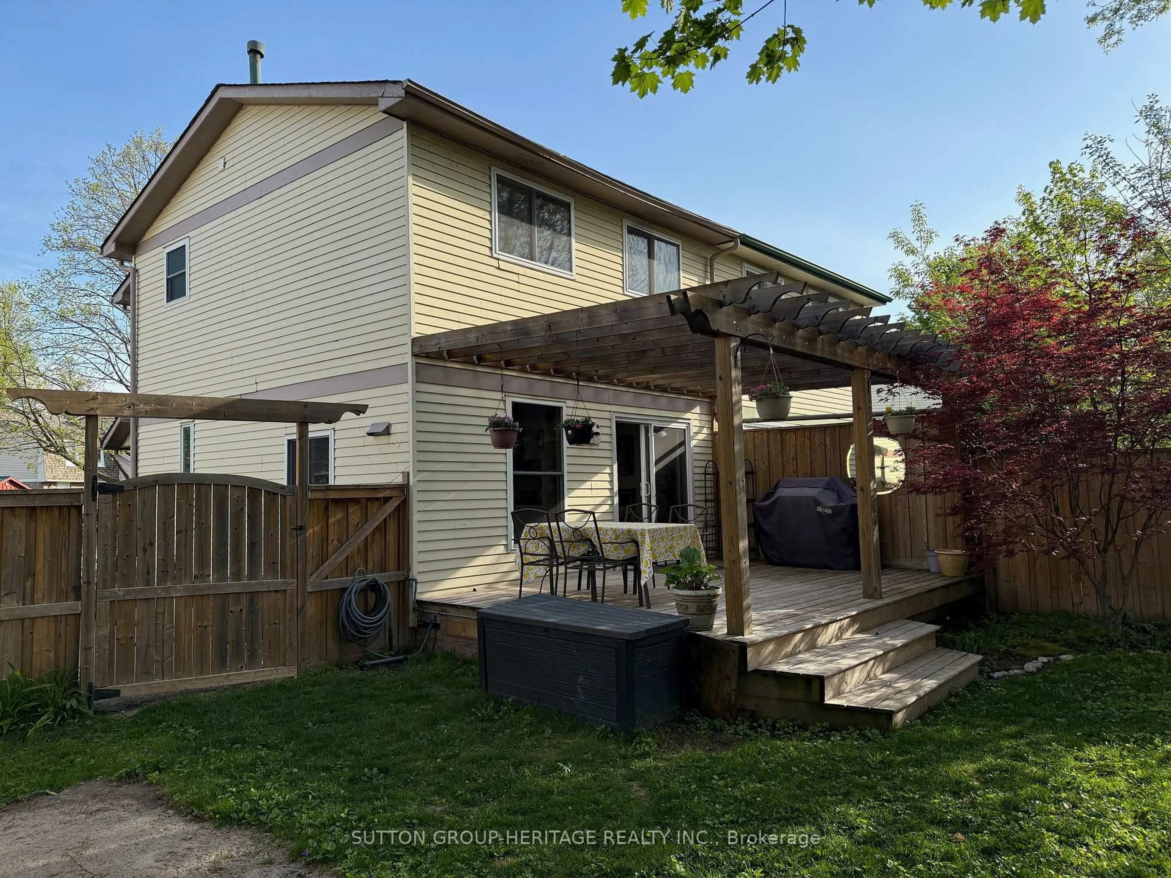 Unknown for 847 Gentry Cres, Oshawa Ontario L1K 1L6