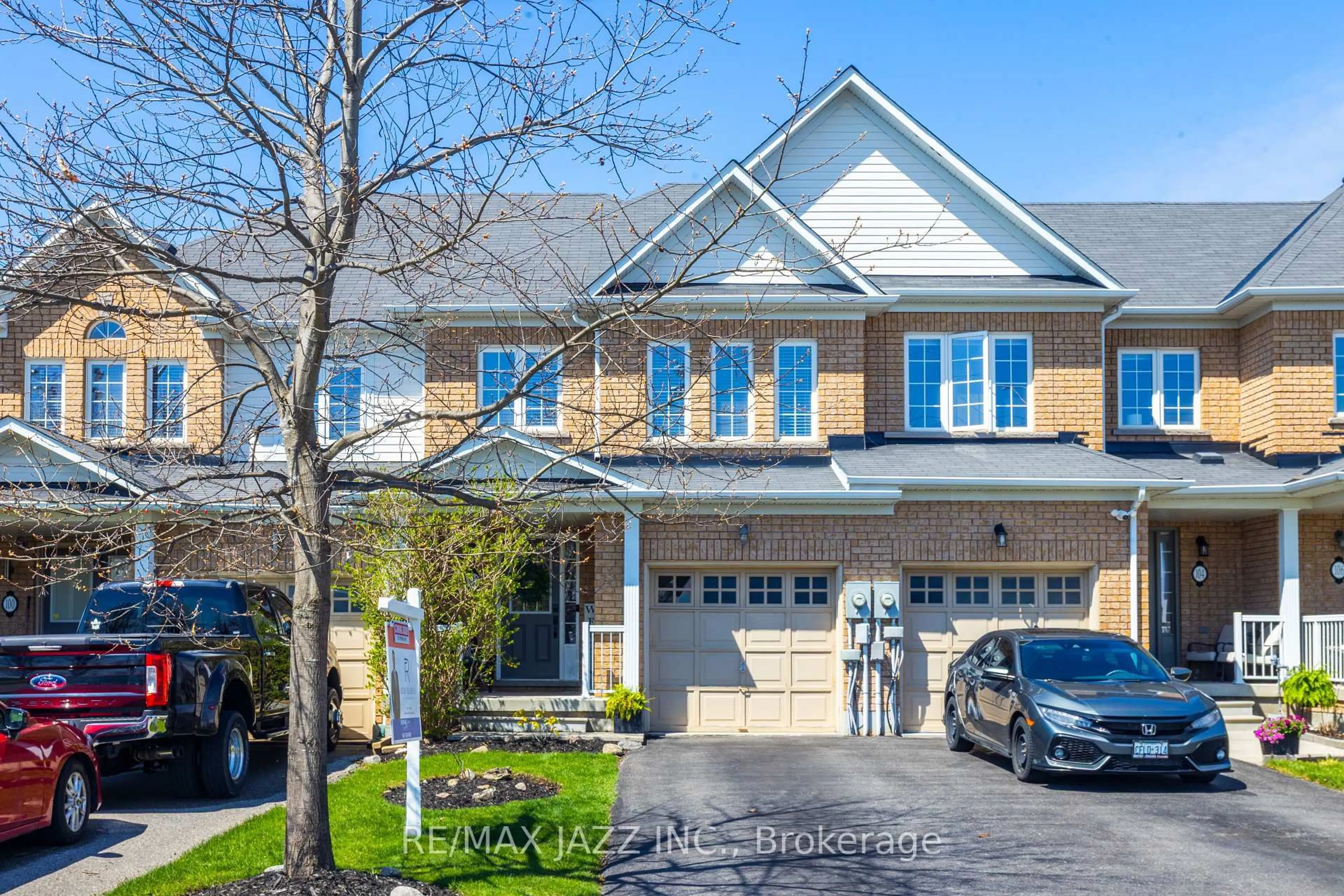 Home with brick exterior material, street for 102 Bathgate Cres, Clarington Ontario L1E 0B3