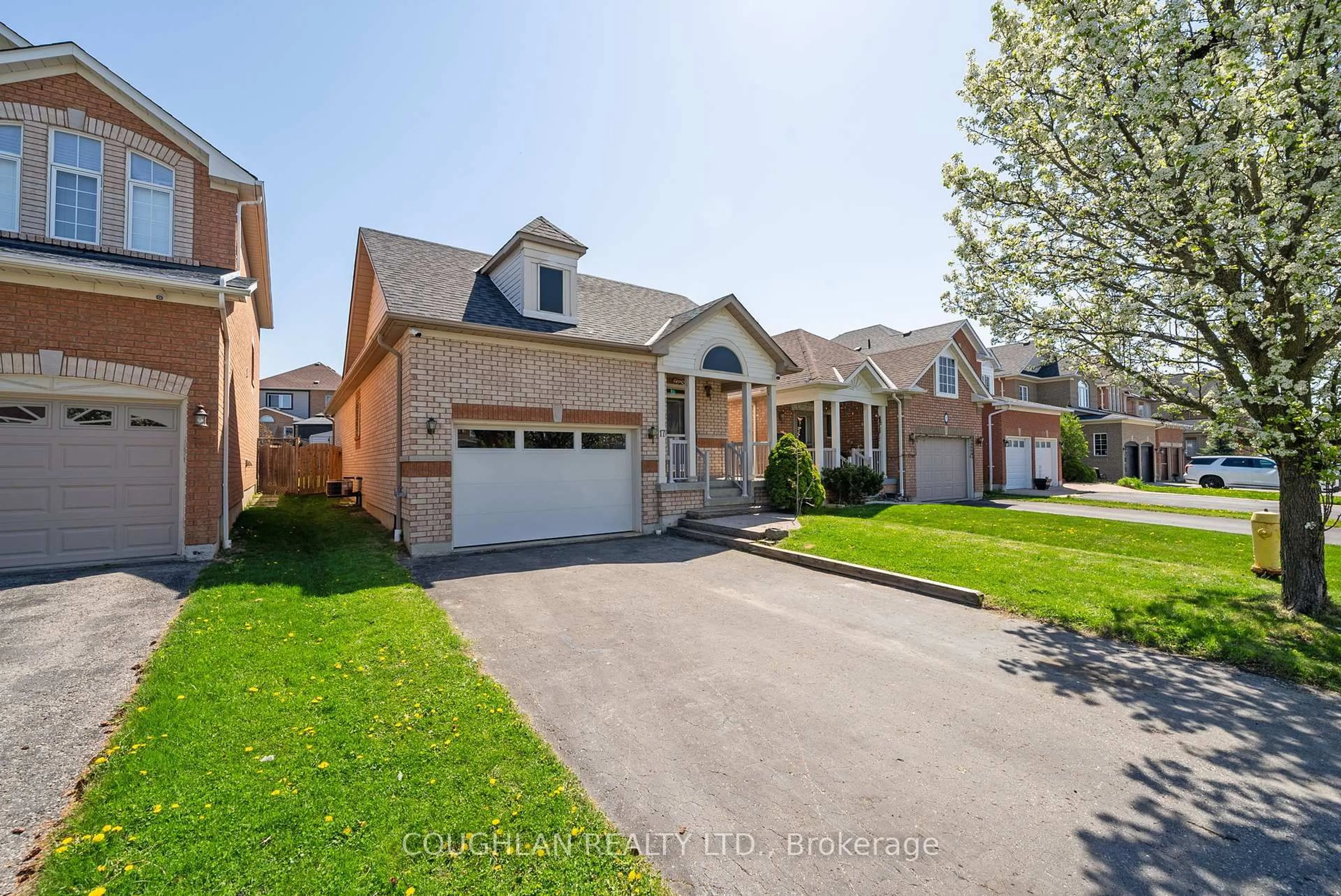 Home with brick exterior material, street for 17 Fitzpatrick Crt, Whitby Ontario L1M 2G9