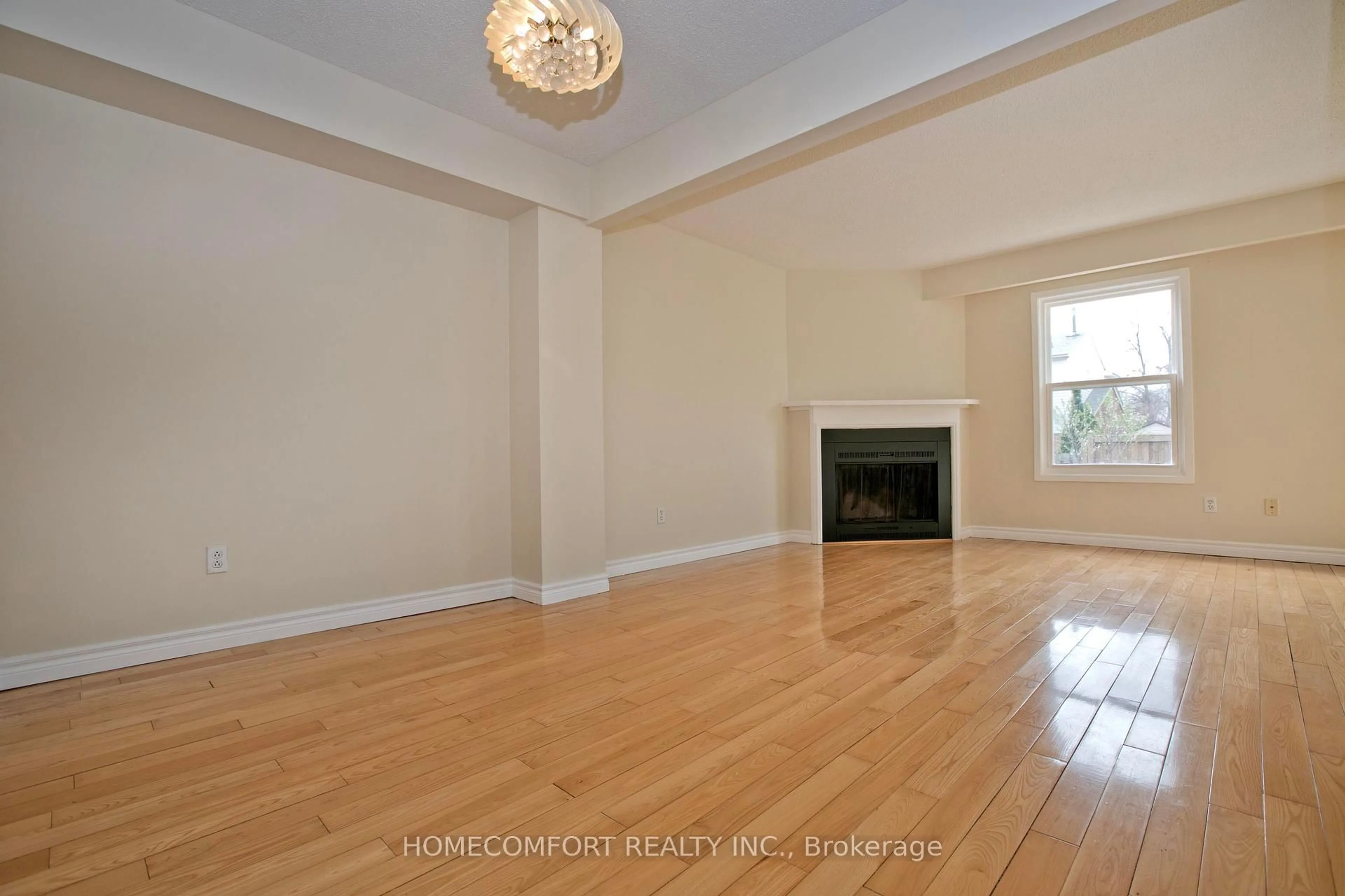A pic of a room for 33 Fawndale Cres, Toronto Ontario M1W 2X3