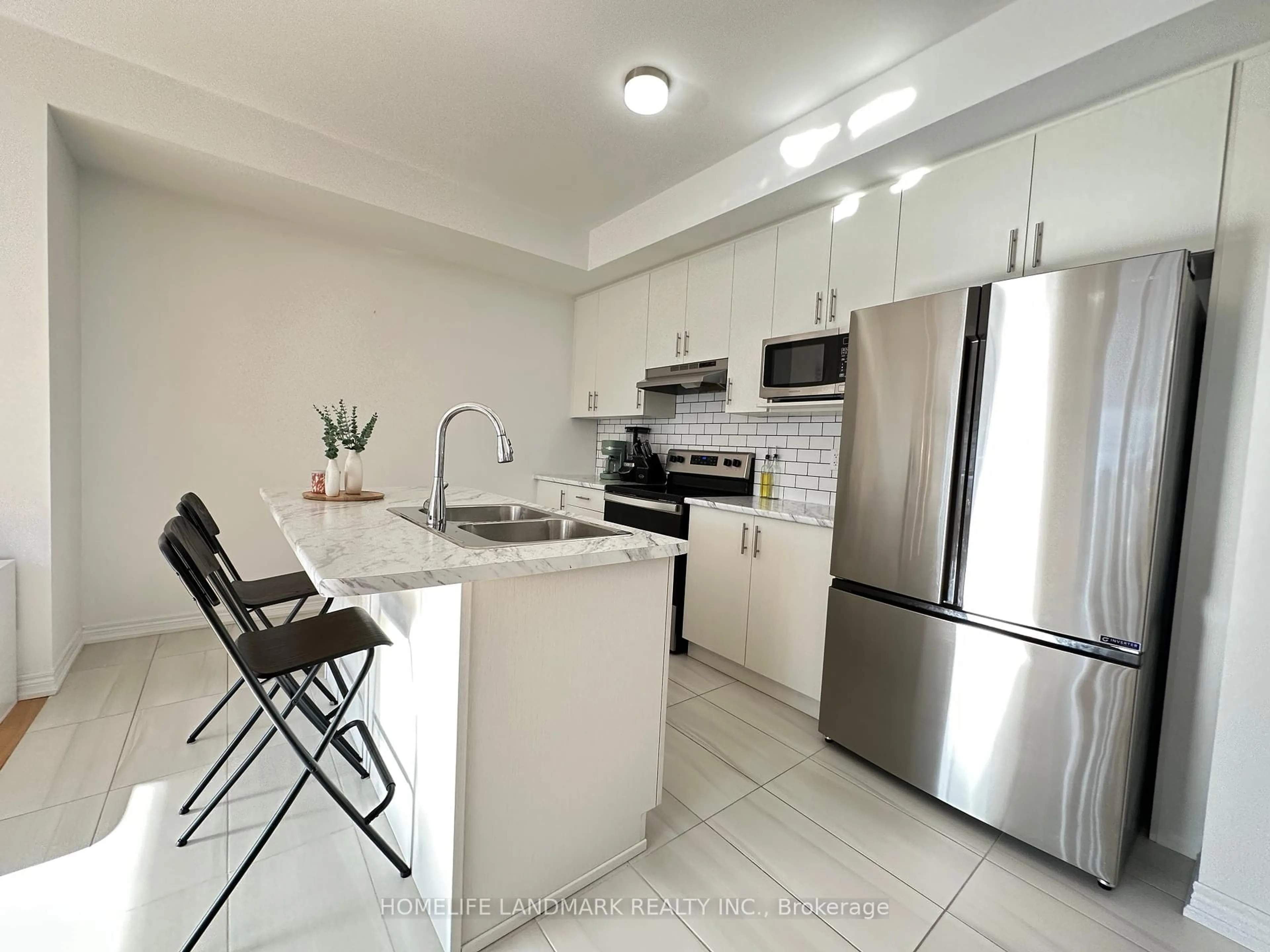 Standard kitchen, ceramic/tile floor for 1132 Lockie Dr, Oshawa Ontario L1L 0R9
