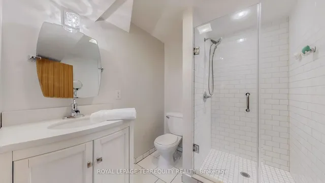 Additional property image - 8 Ashall Blvd