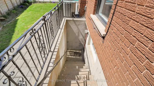 Additional property image - 8 Ashall Blvd