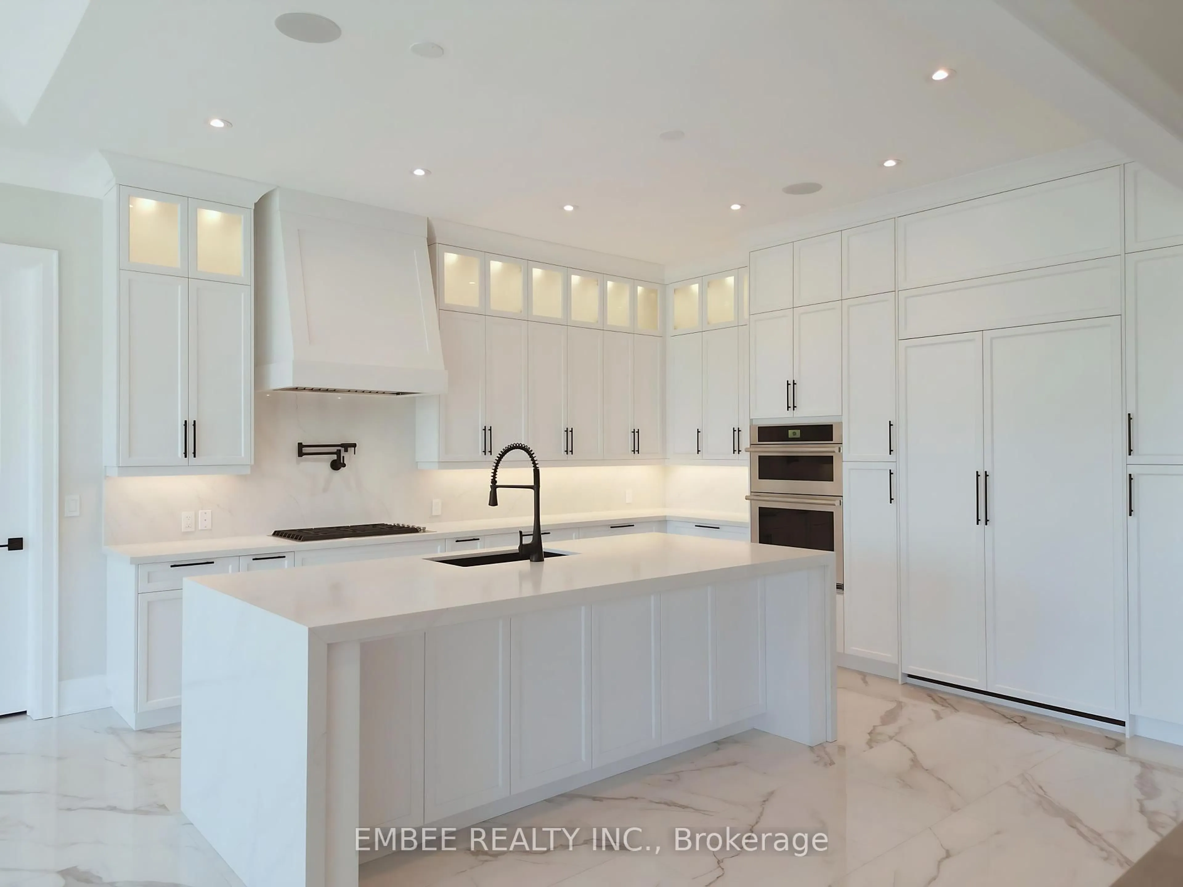 Contemporary kitchen, ceramic/tile floor for 46 Bonnie Brae Crt, Scugog Ontario L9L 1V1
