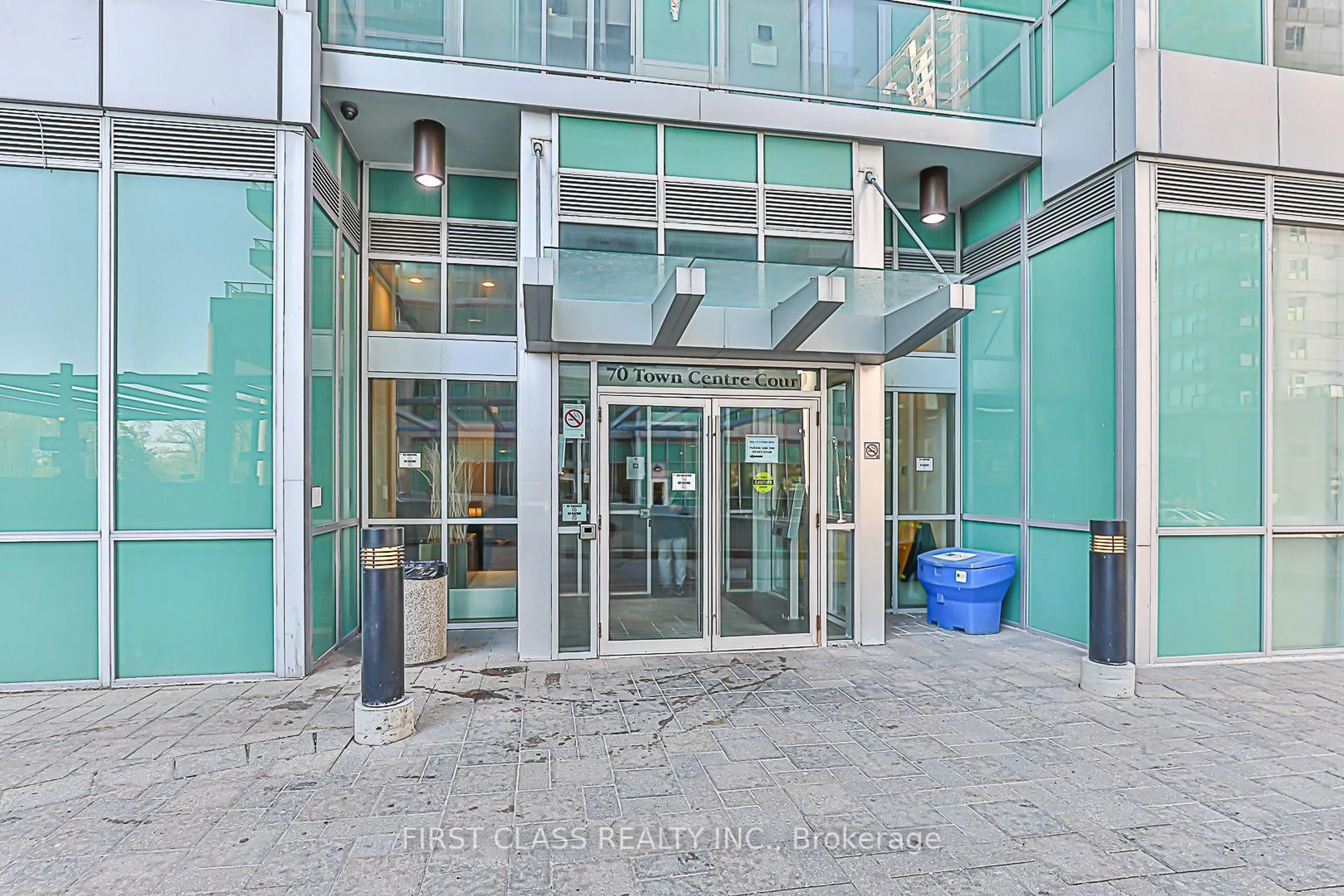 Indoor foyer for 70 Town Centre Crt #1006, Toronto Ontario M1P 4Y7