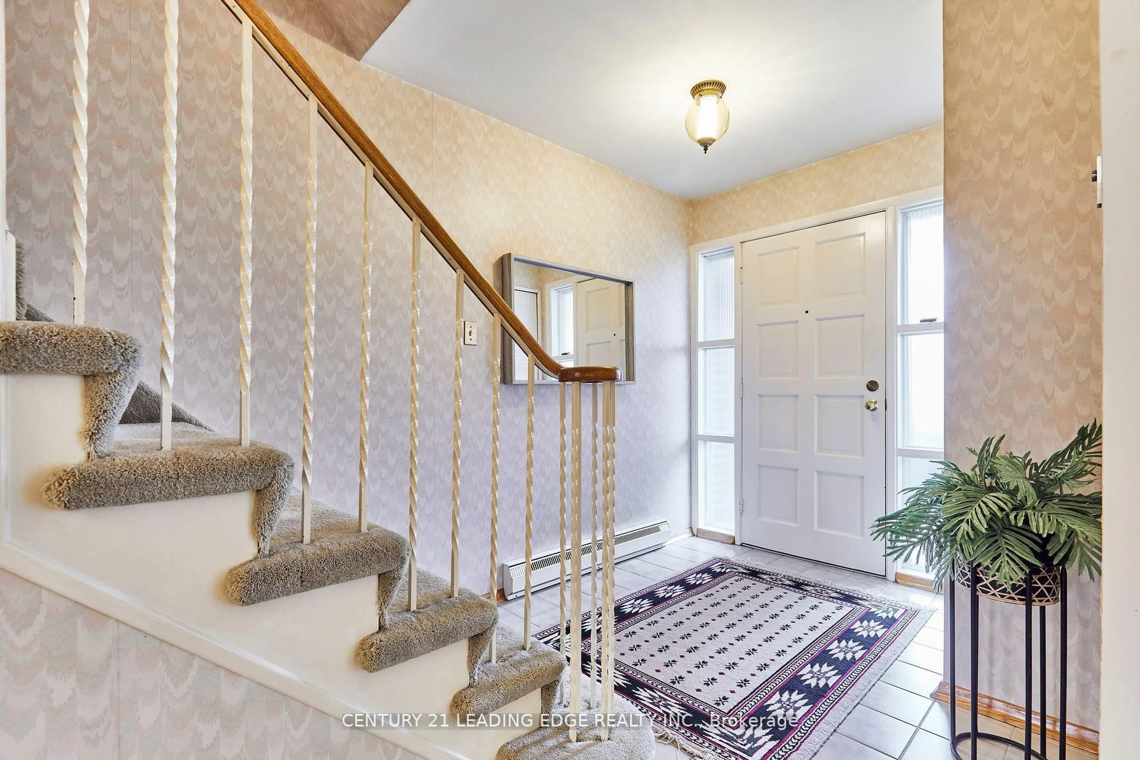 Indoor entryway for 24 Dunmurray Blvd, Toronto Ontario M1T 2J9