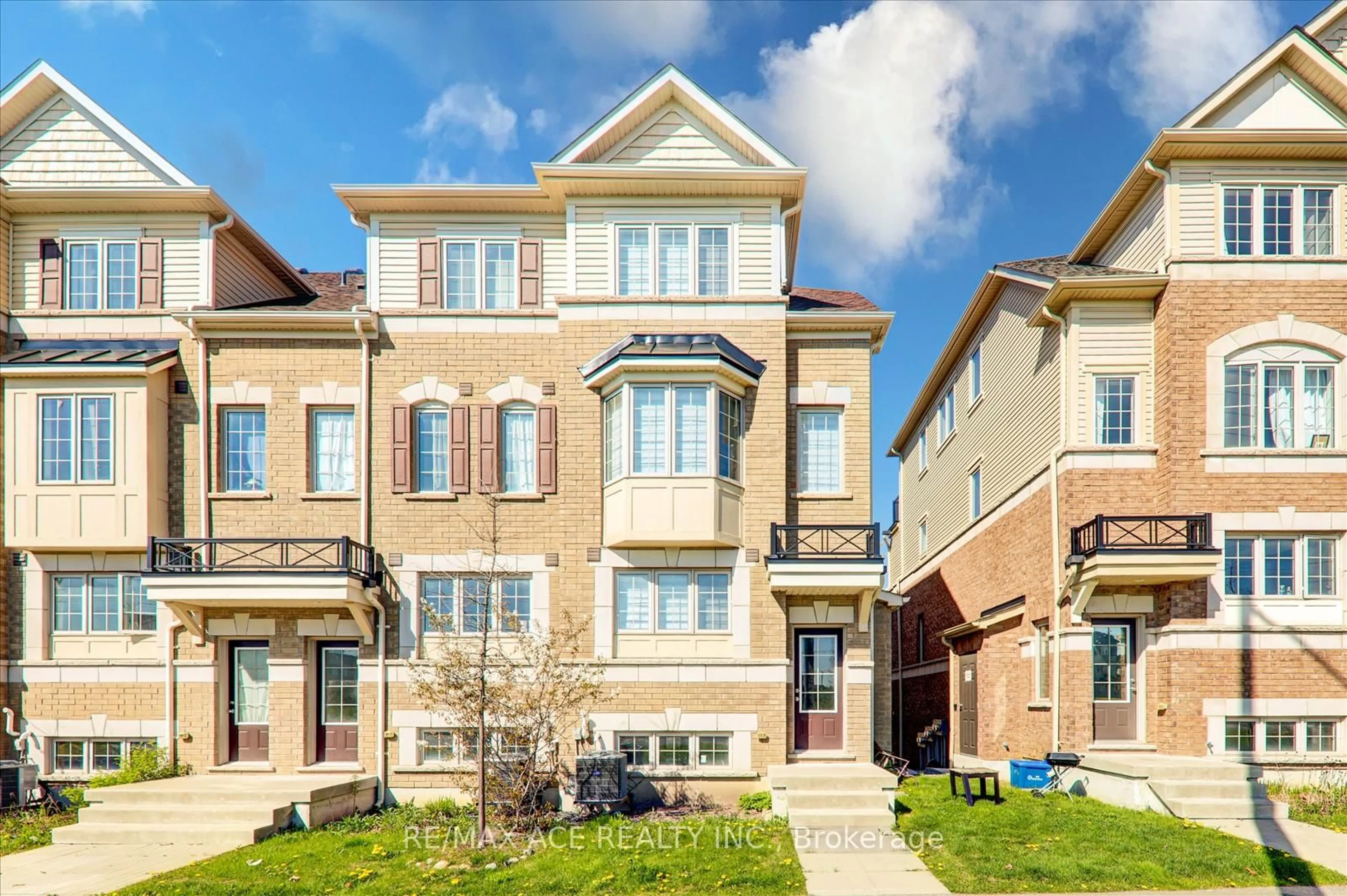 Home with brick exterior material, street for 2538 Rosedrop Path, Oshawa Ontario L1L 0H4