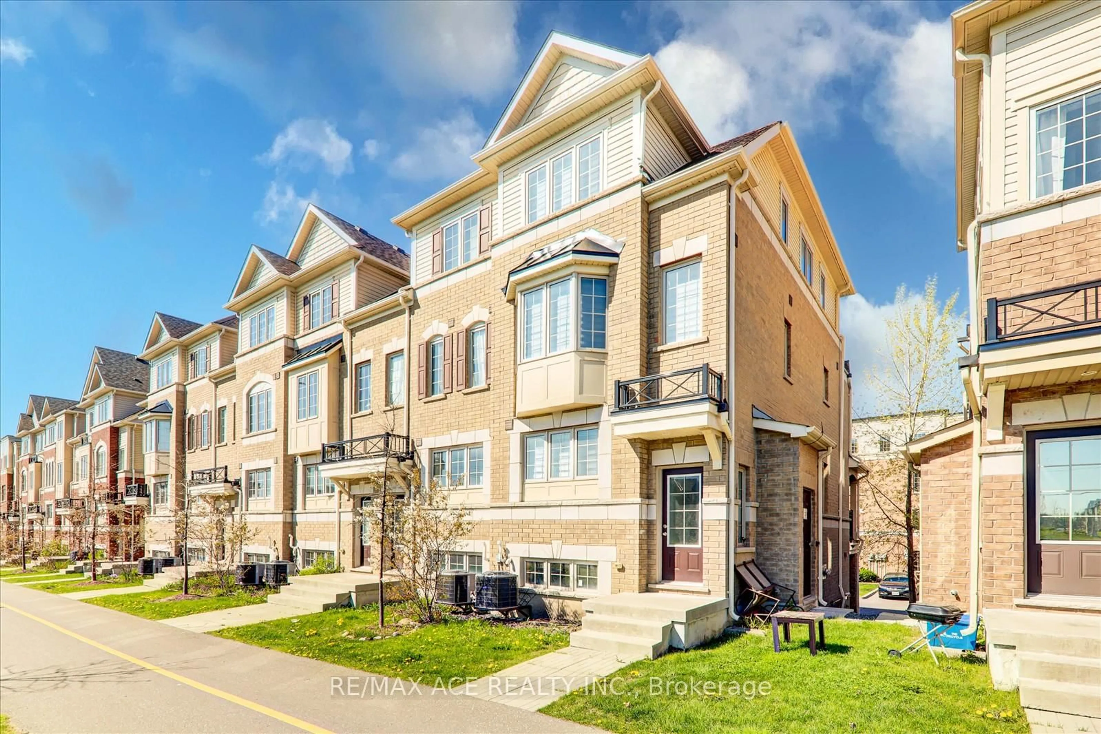 Unknown for 2538 Rosedrop Path, Oshawa Ontario L1L 0H4